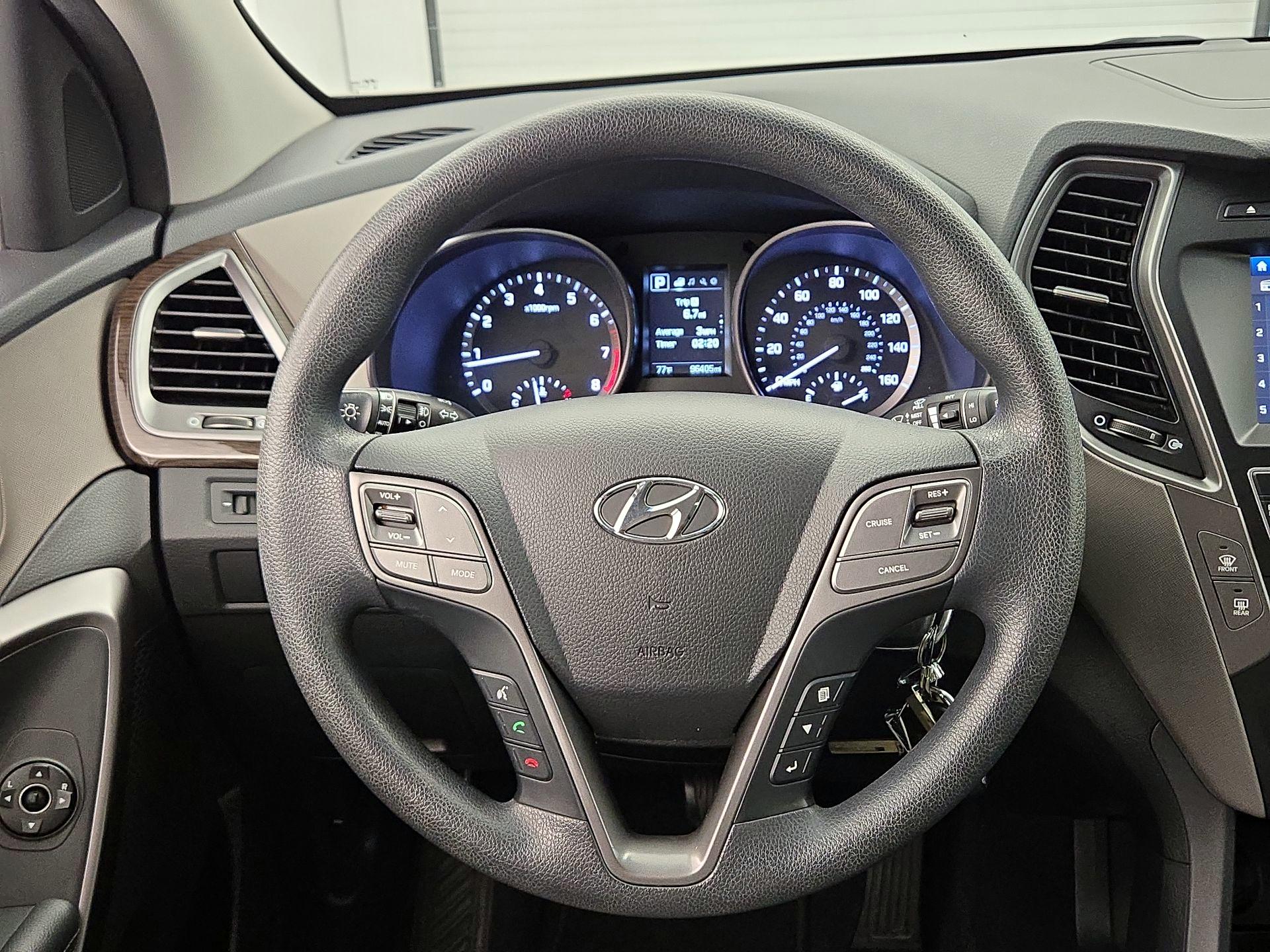 Thumbnail: 2017 Hyundai Santa Fe - 10