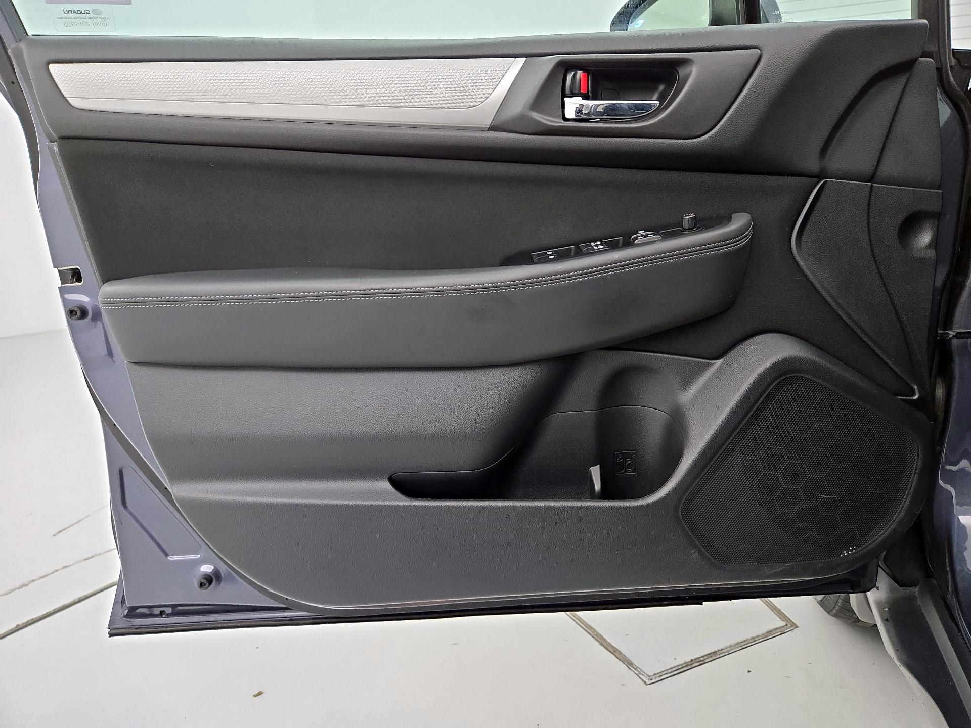 Thumbnail: 2015 Subaru Outback - 12