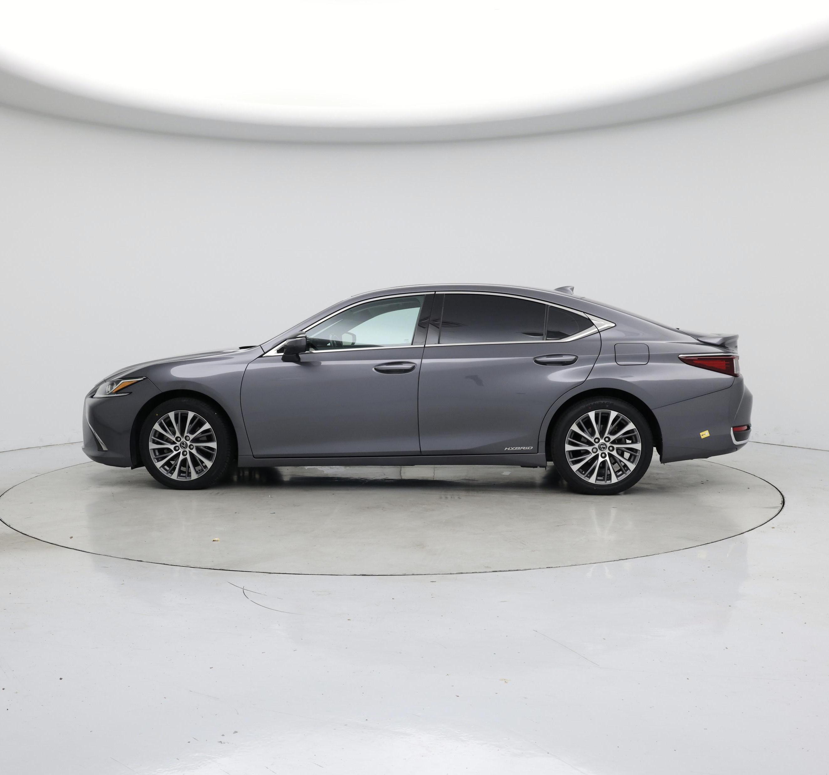 Thumbnail: 2021 Lexus ES - 3