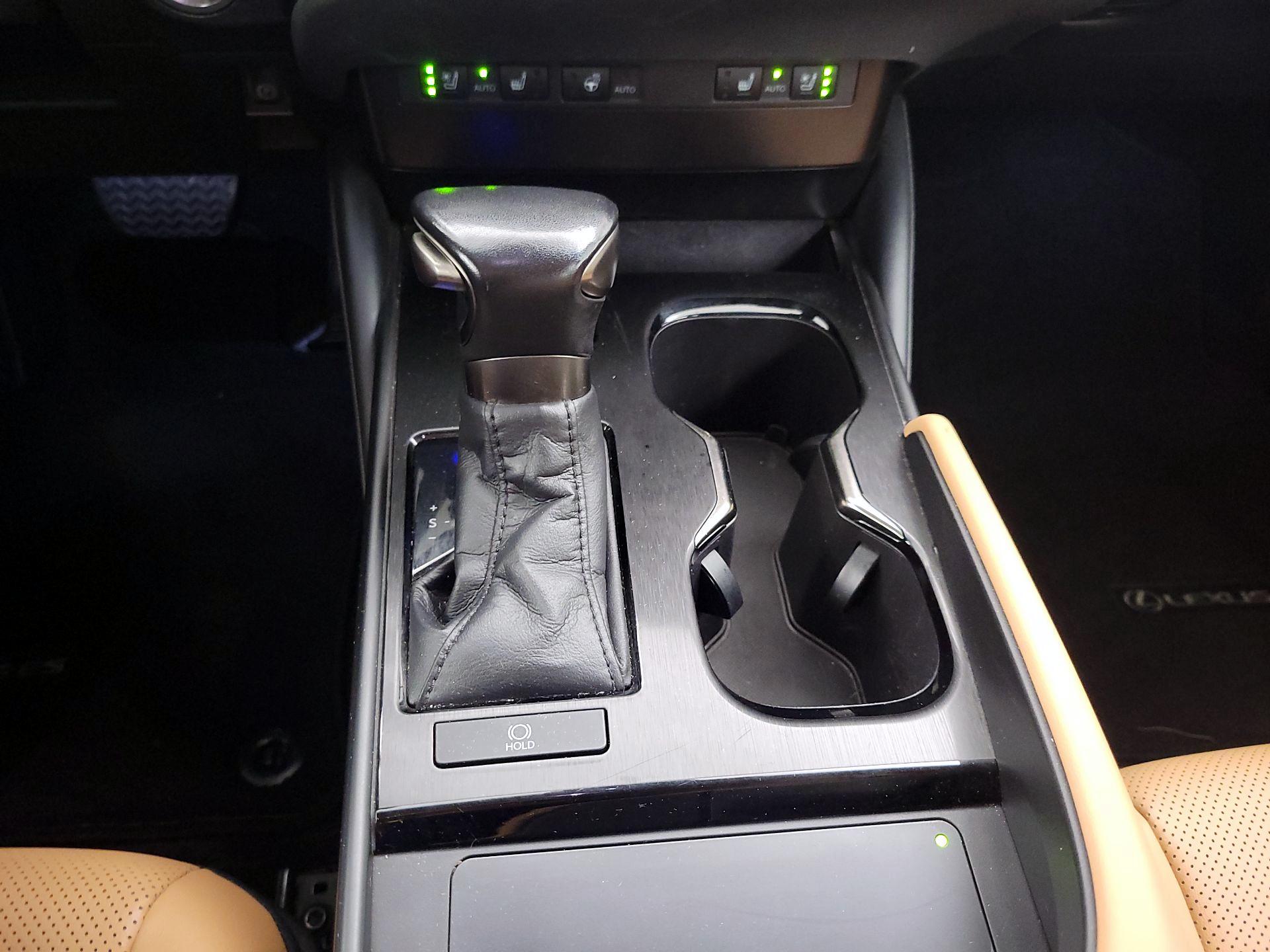 Thumbnail: 2023 Lexus ES - 17