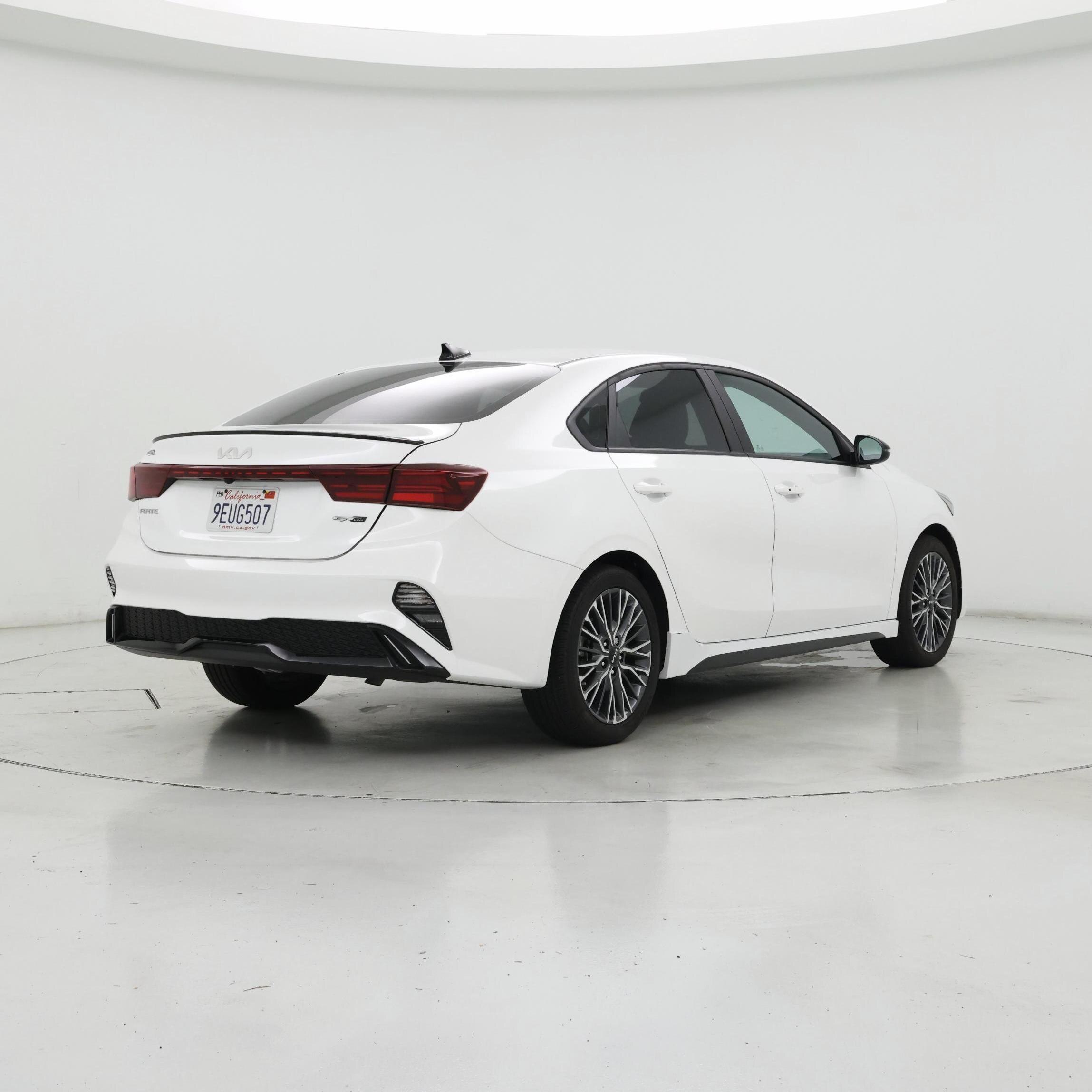 Thumbnail: 2023 Kia Forte - 8