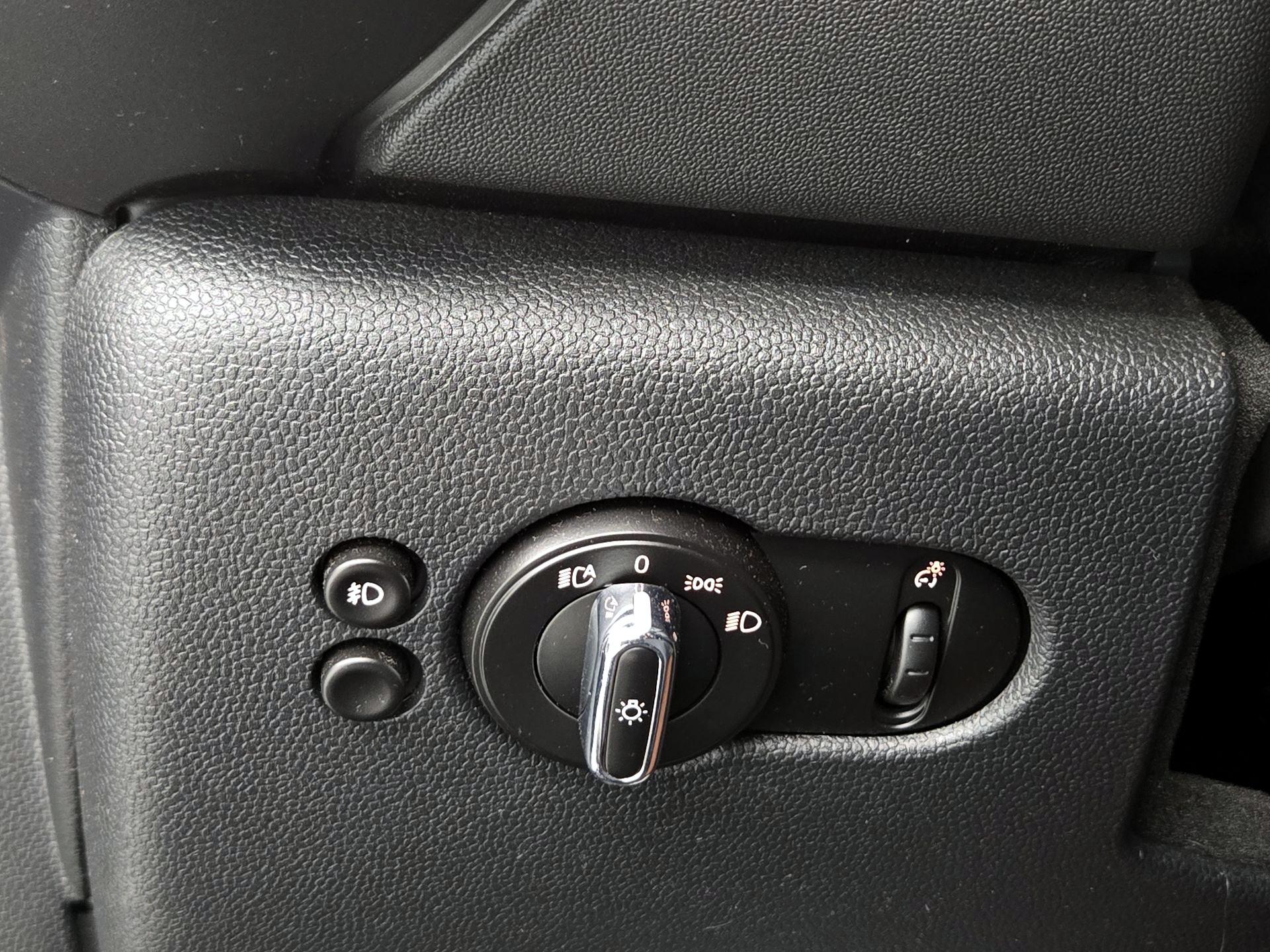 Thumbnail: 2018 MINI Cooper Hardtop - 13