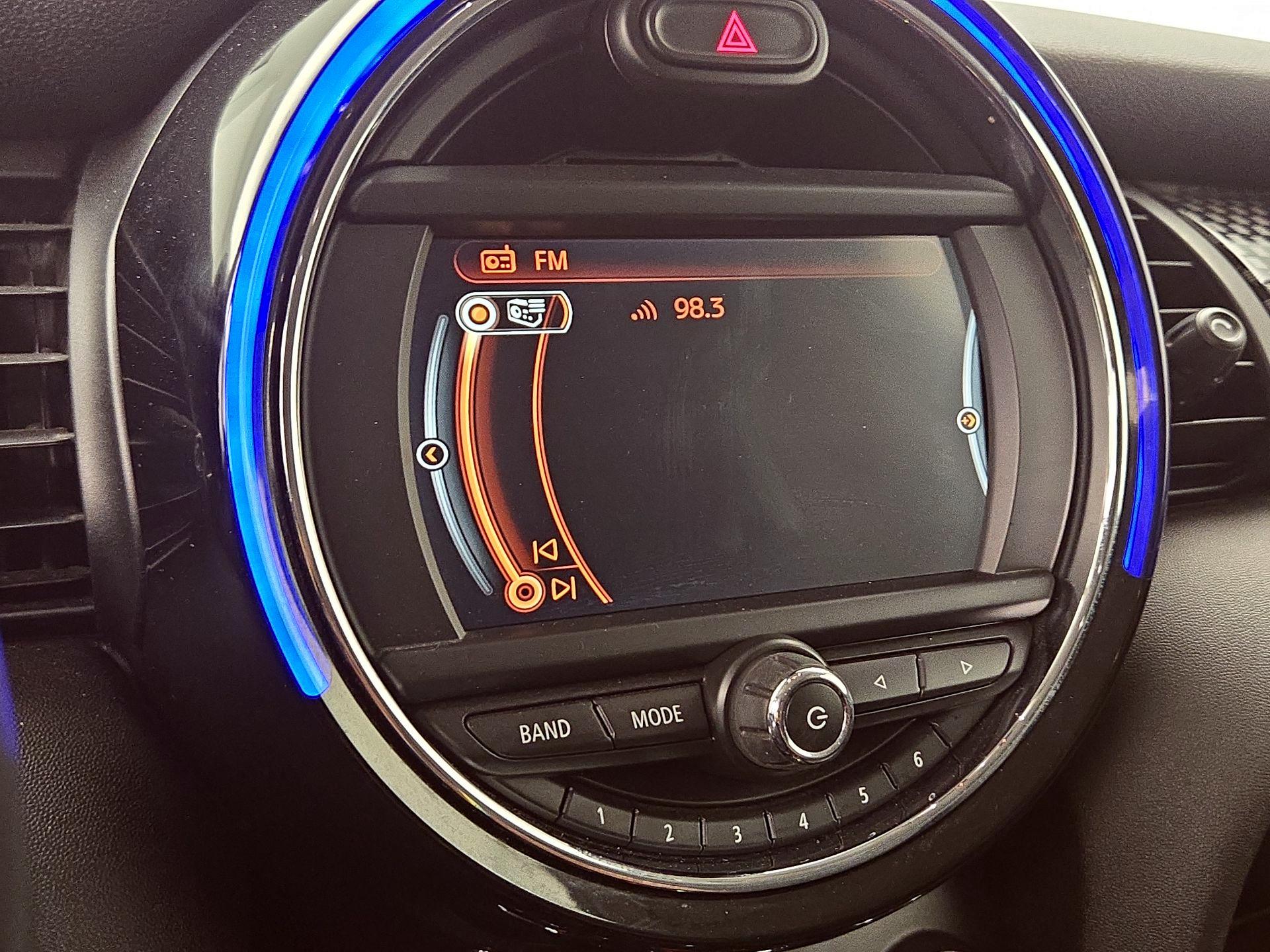 Thumbnail: 2018 MINI Cooper Hardtop - 15