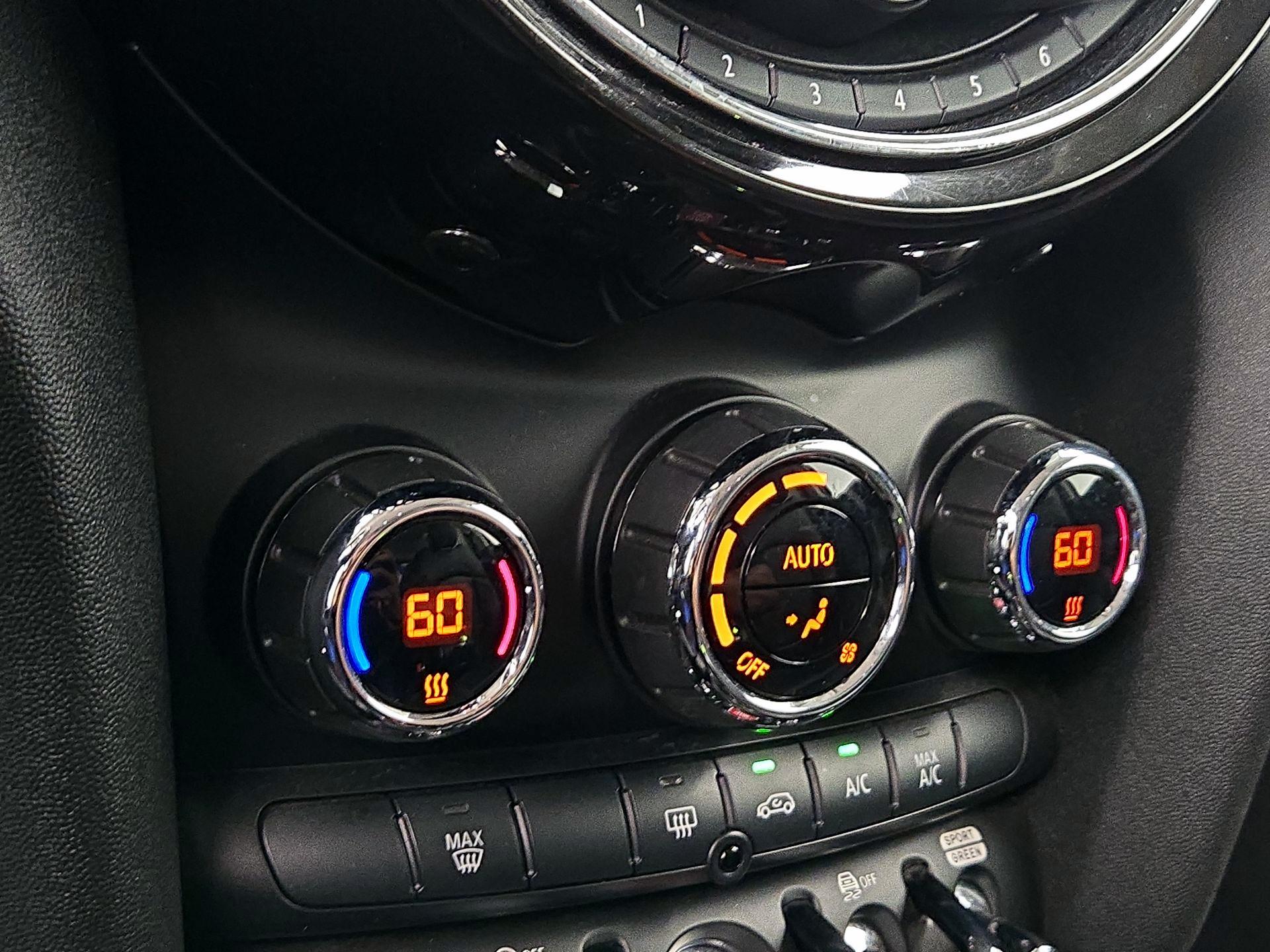 Thumbnail: 2018 MINI Cooper Hardtop - 16