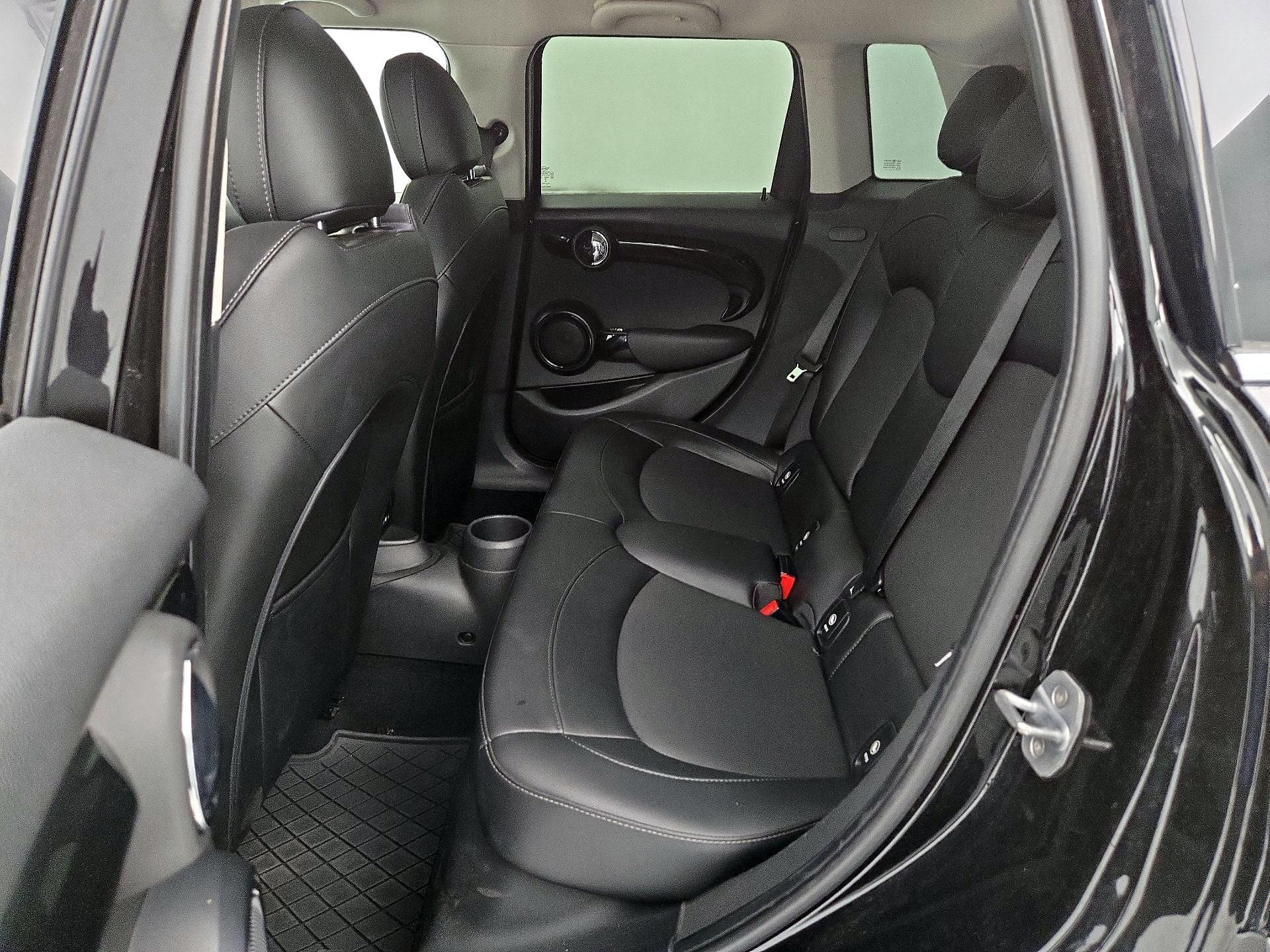 Thumbnail: 2018 MINI Cooper Hardtop - 19