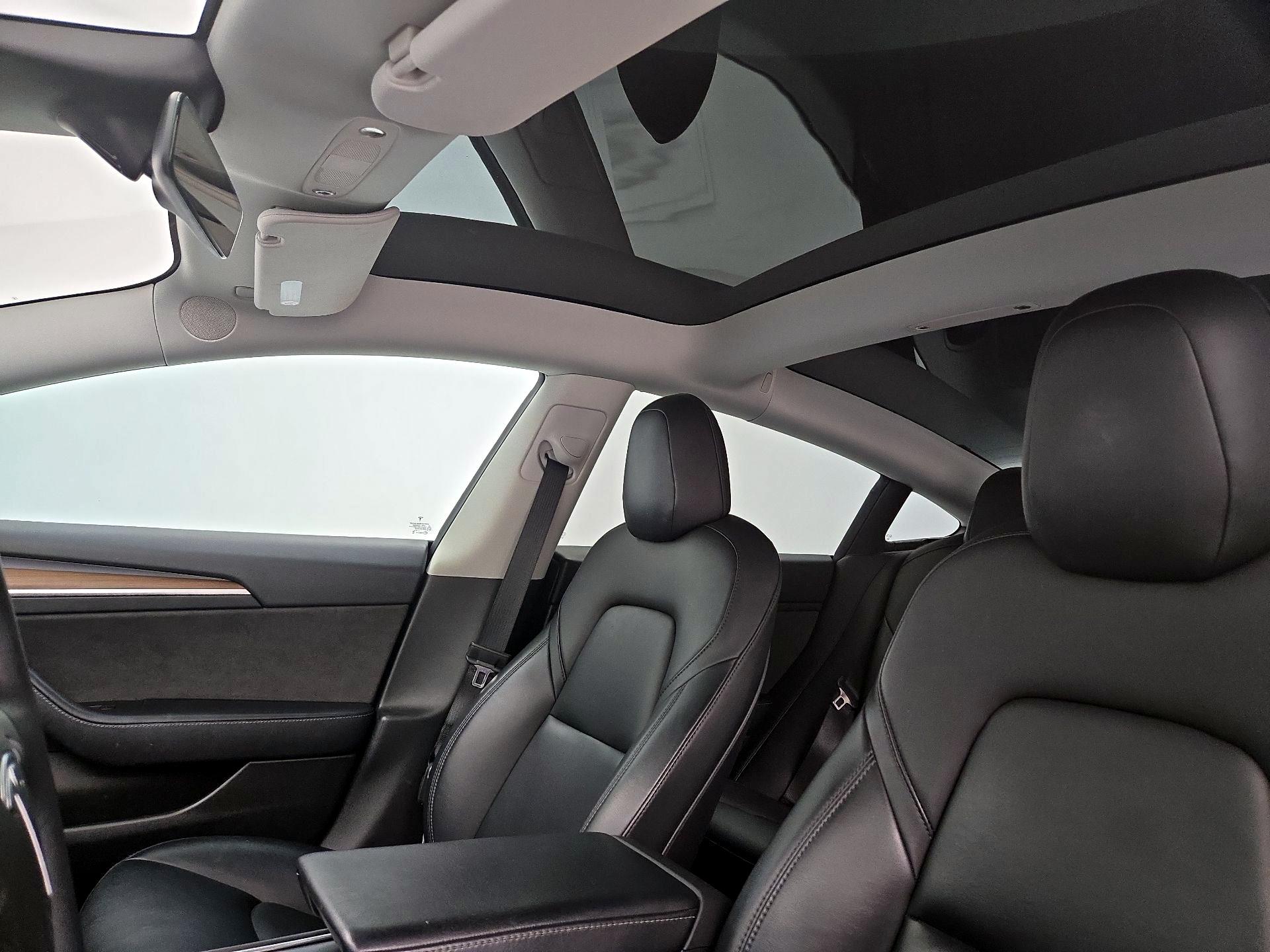 Thumbnail: 2021 Tesla Model 3 - 19