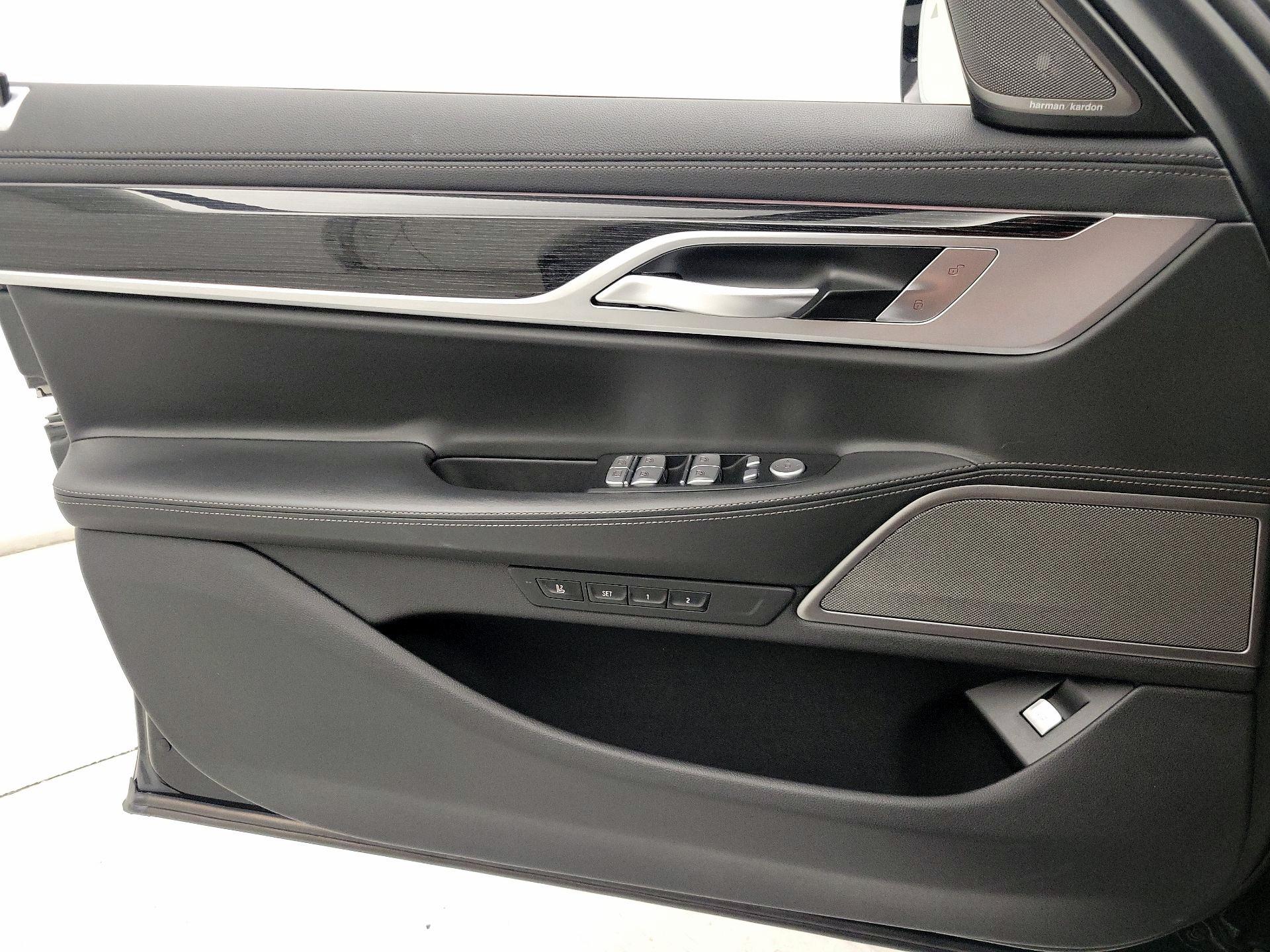 Thumbnail: 2019 BMW 7 Series - 12