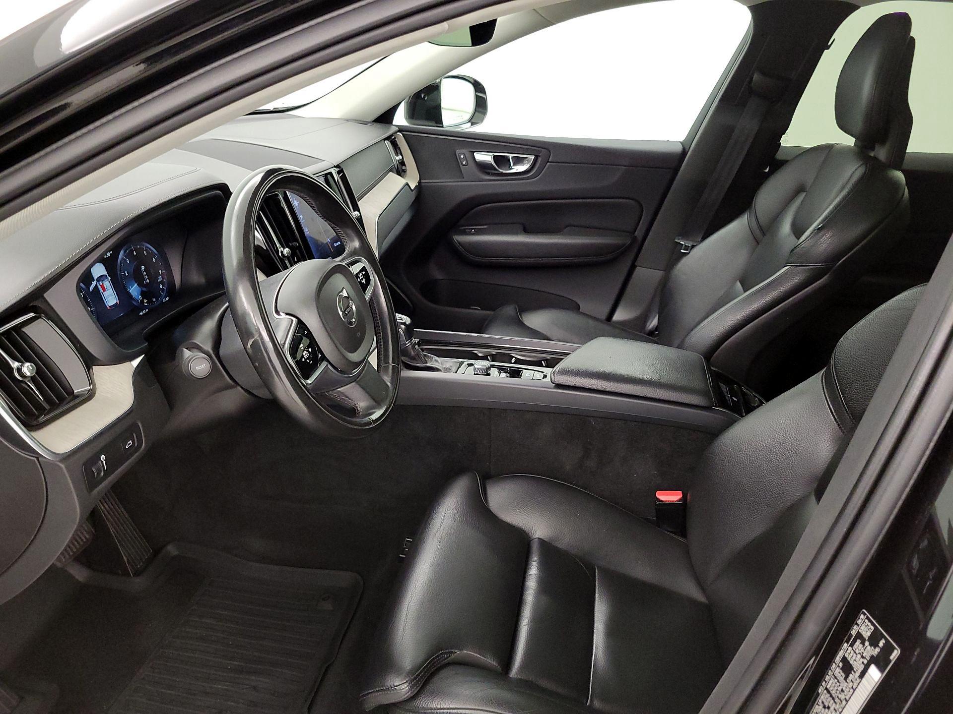 Thumbnail: 2018 Volvo XC60 - 11