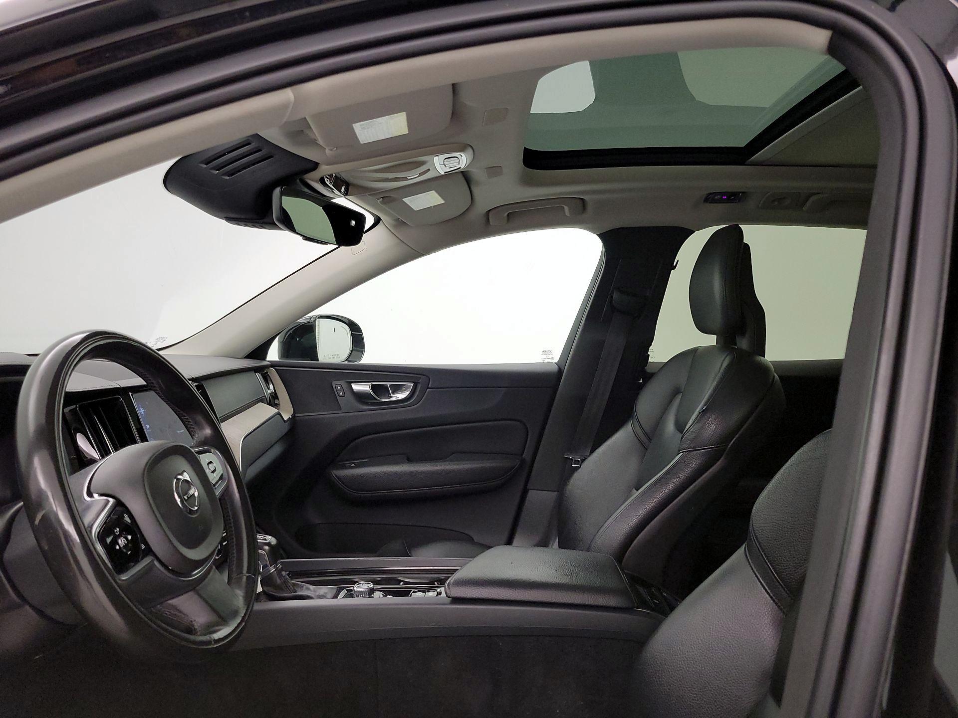 Thumbnail: 2018 Volvo XC60 - 20