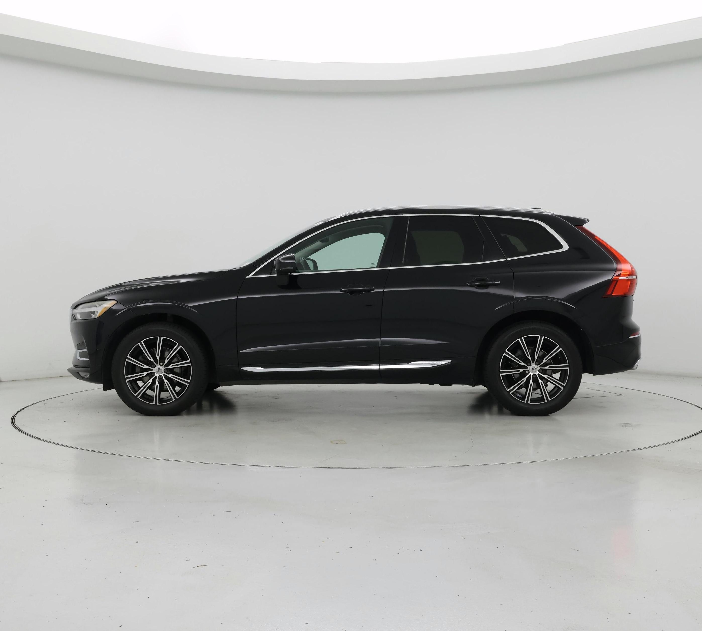 Thumbnail: 2018 Volvo XC60 - 3
