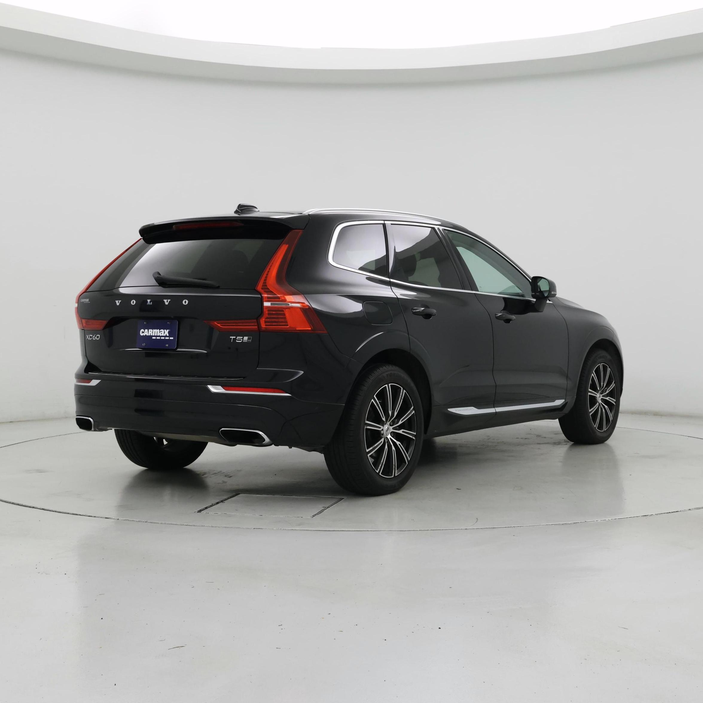 Thumbnail: 2018 Volvo XC60 - 8