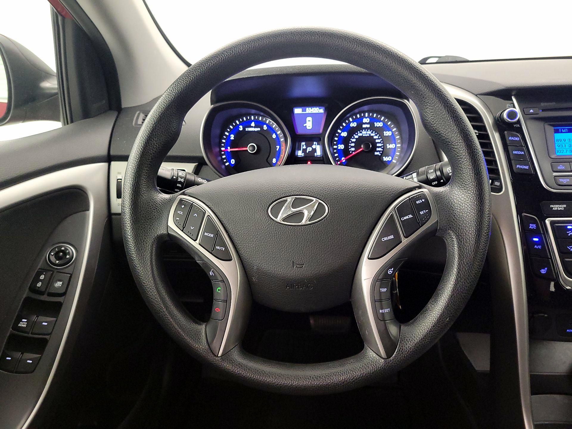 Thumbnail: 2016 Hyundai Elantra - 10