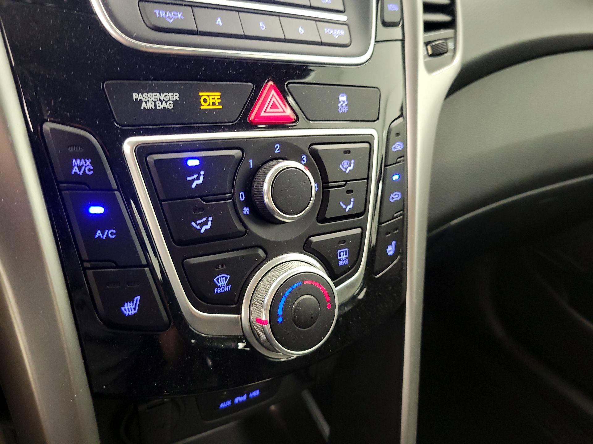 Thumbnail: 2016 Hyundai Elantra - 15