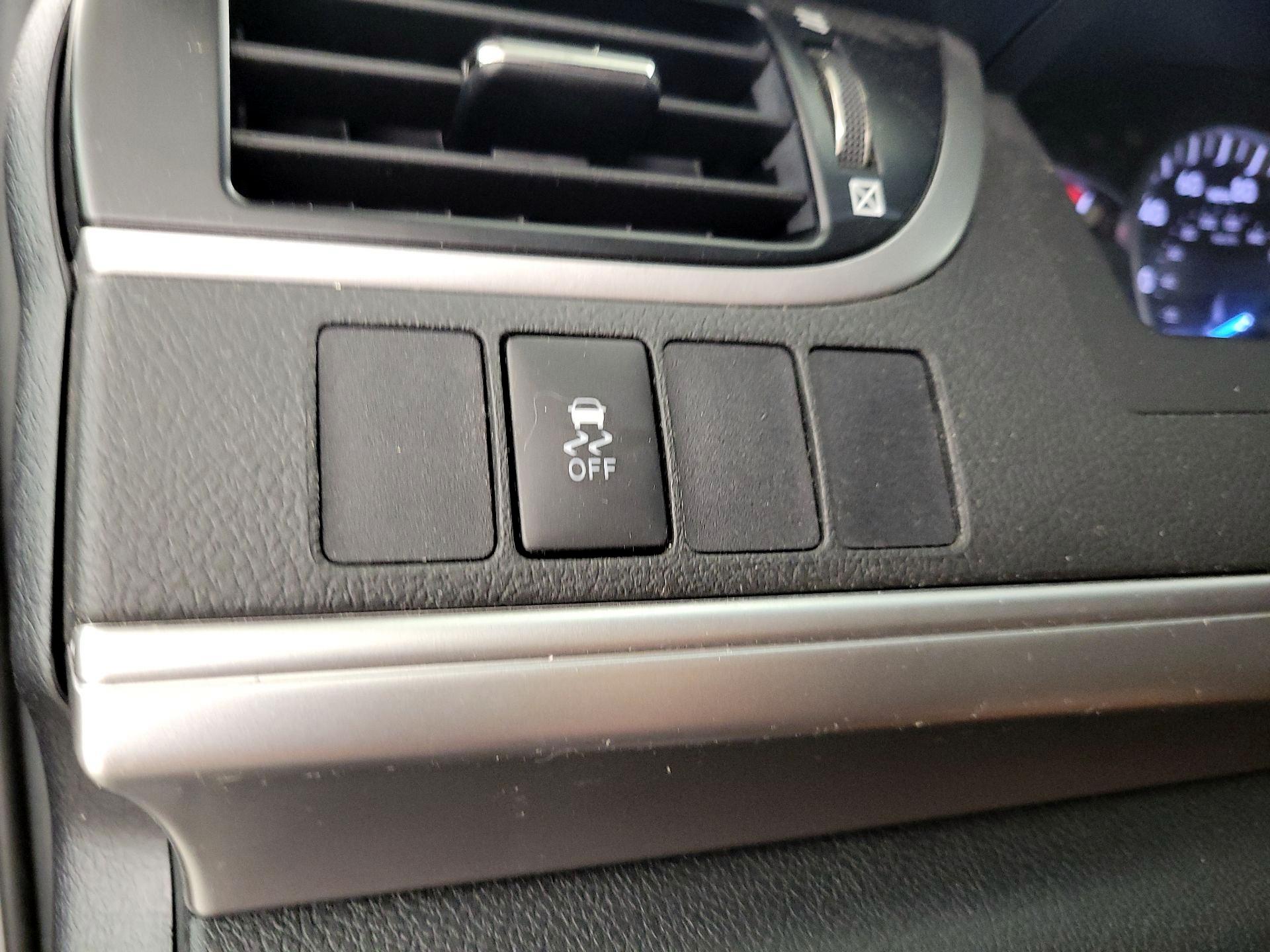 Thumbnail: 2014 Toyota Camry - 13