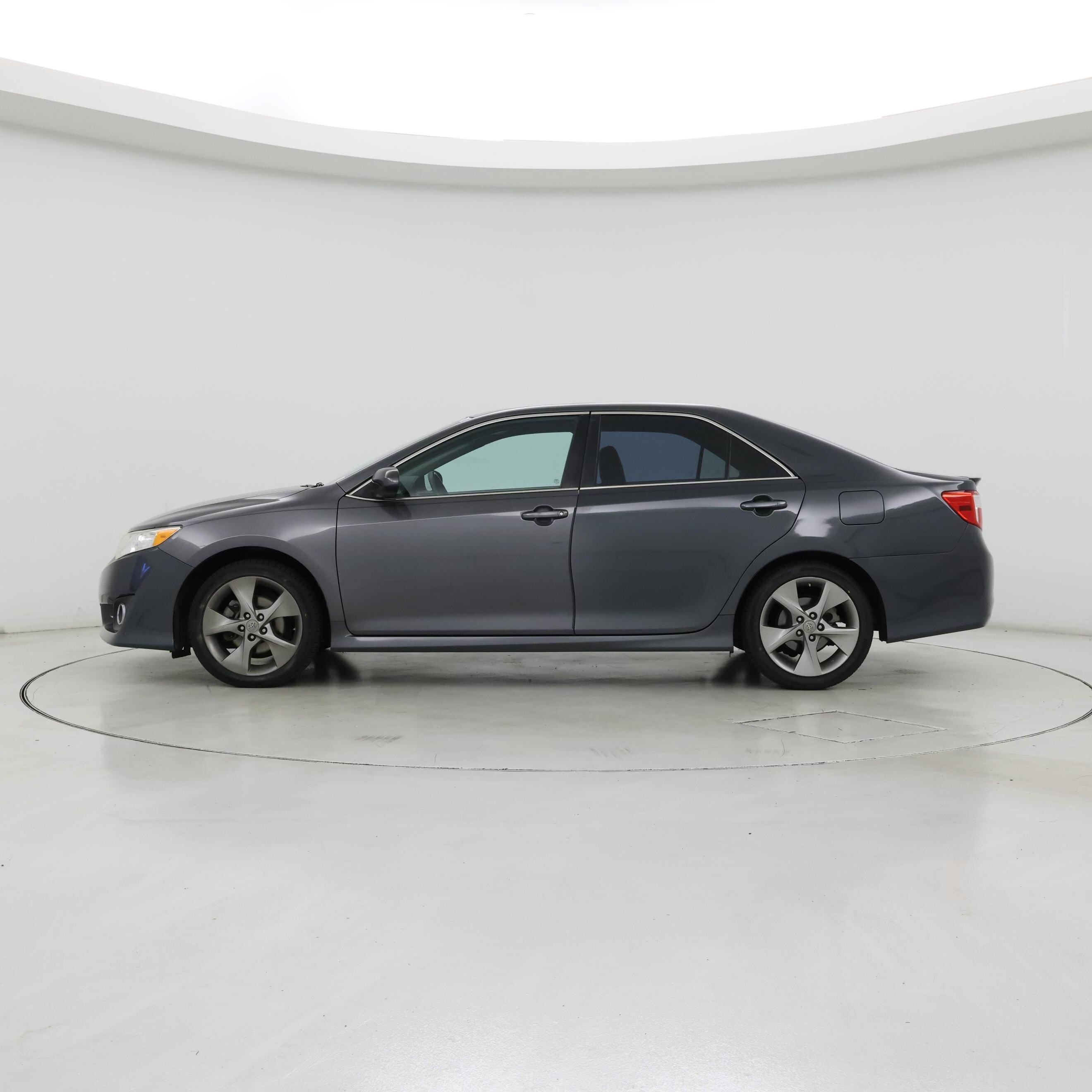 Thumbnail: 2014 Toyota Camry - 3