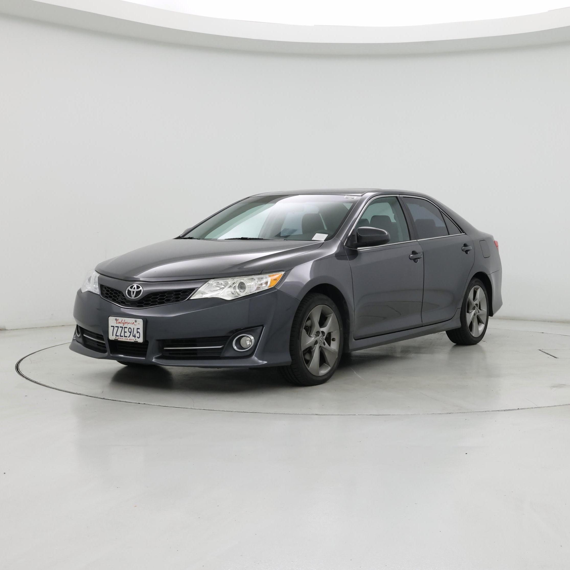 Thumbnail: 2014 Toyota Camry - 4