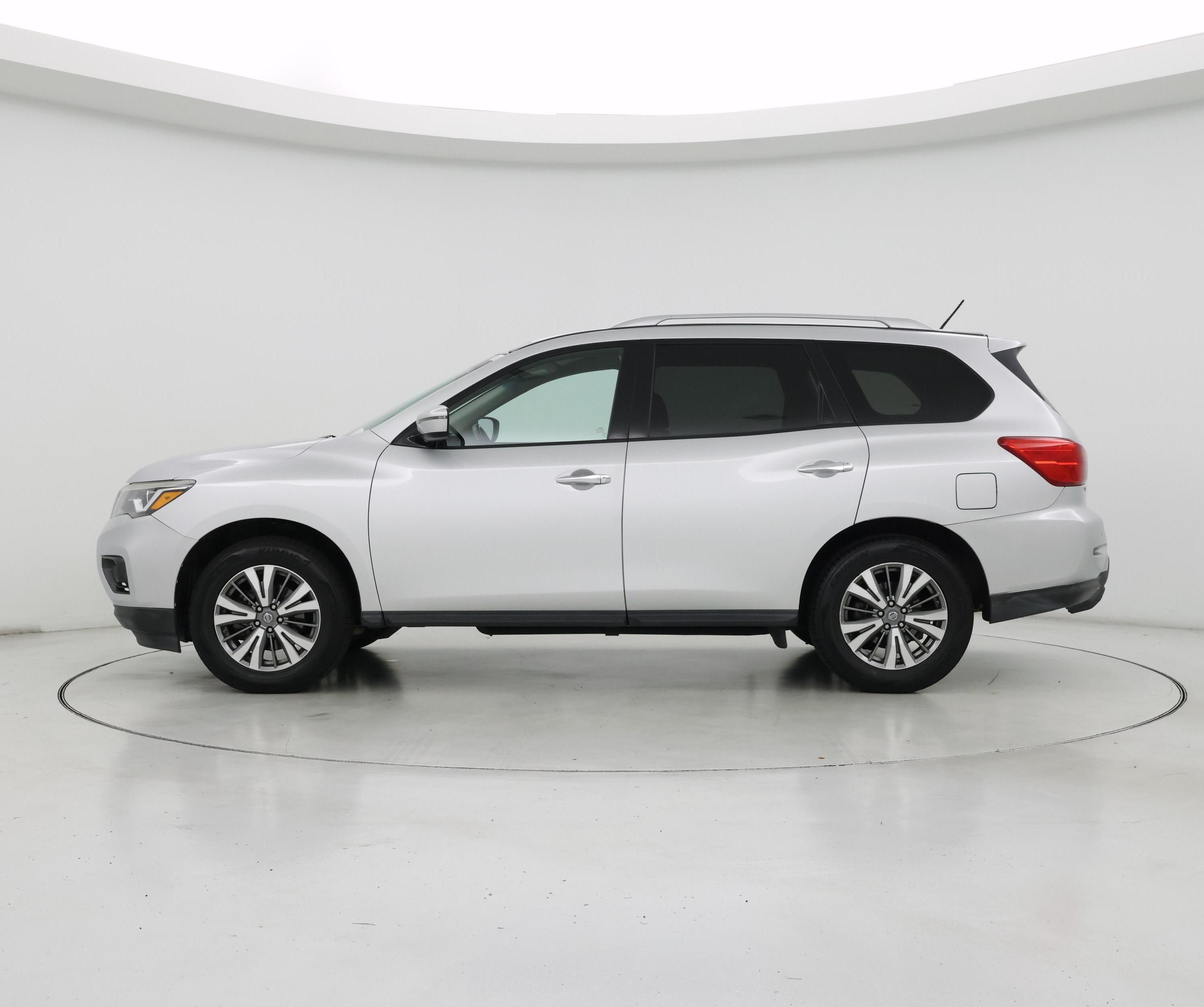 Thumbnail: 2018 Nissan Pathfinder - 3