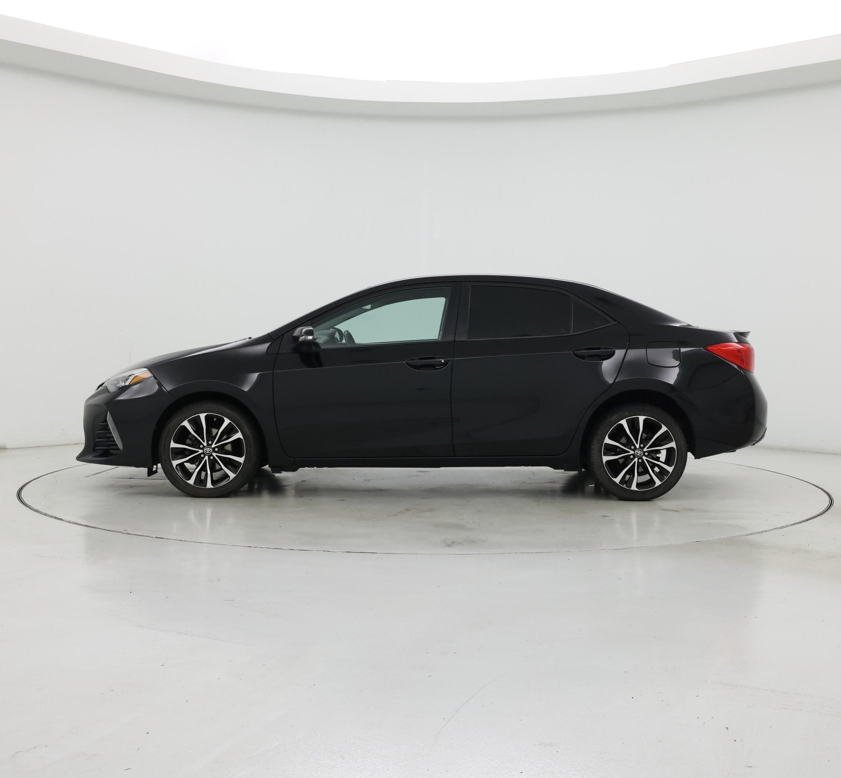 Thumbnail: 2018 Toyota Corolla - 3