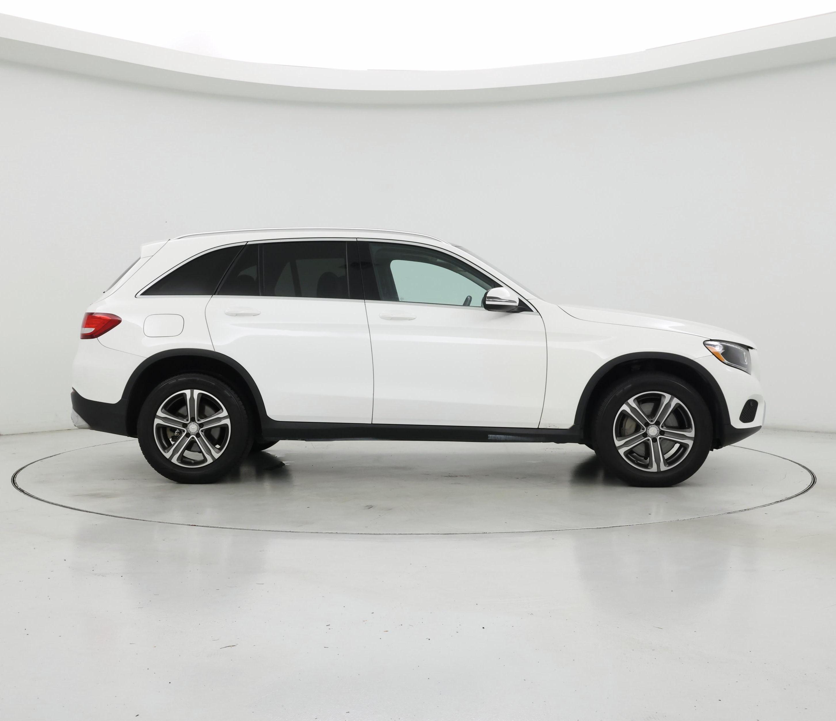 Thumbnail: 2016 Mercedes-Benz GLC - 7