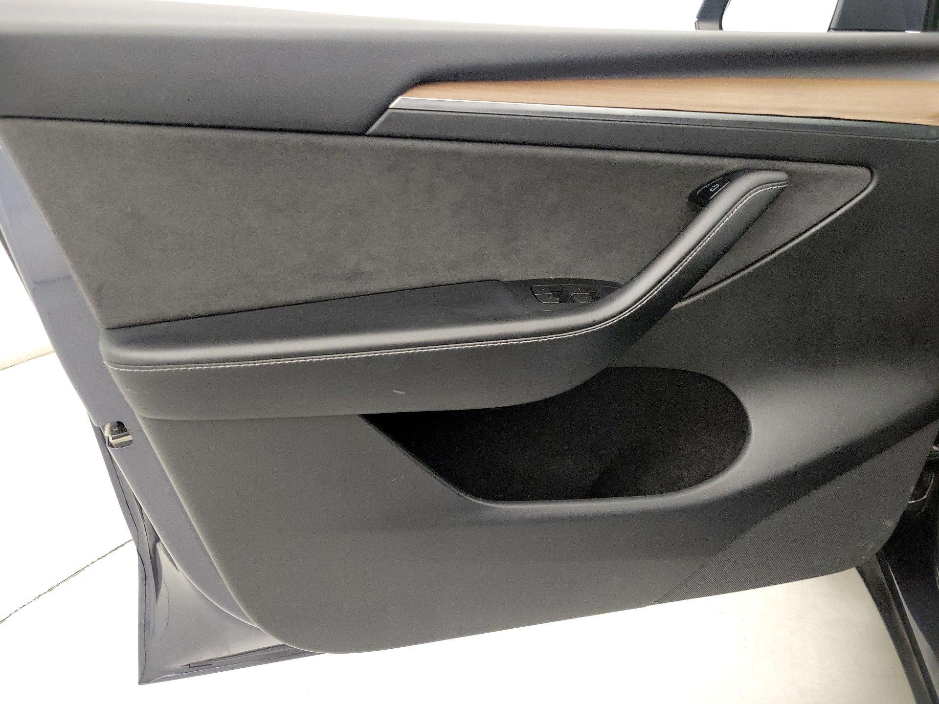 Thumbnail: 2022 Tesla Model Y - 12
