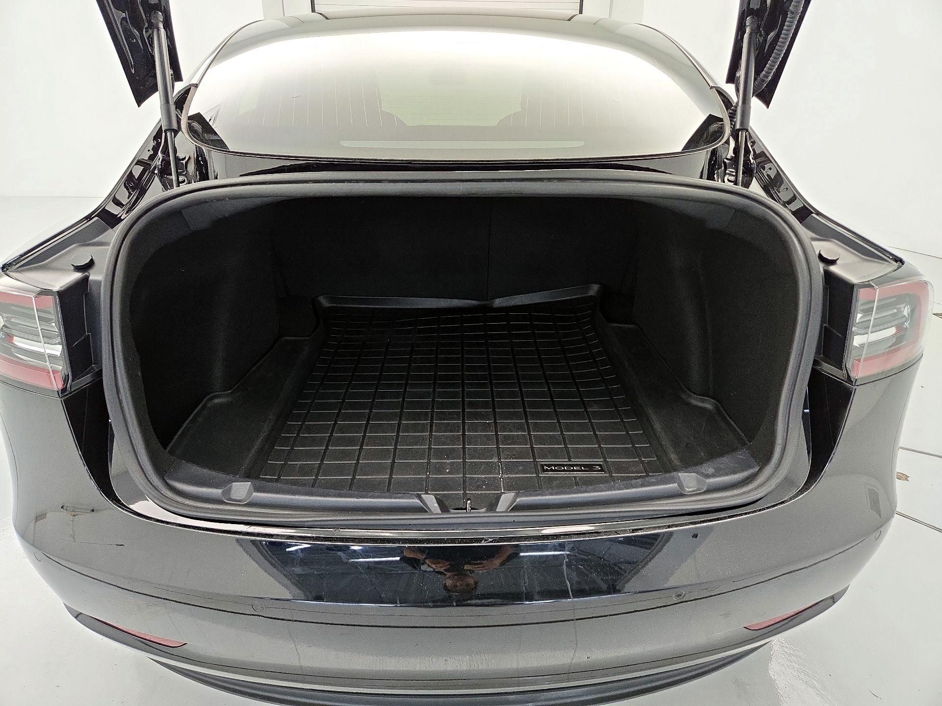 Thumbnail: 2018 Tesla Model 3 - 20