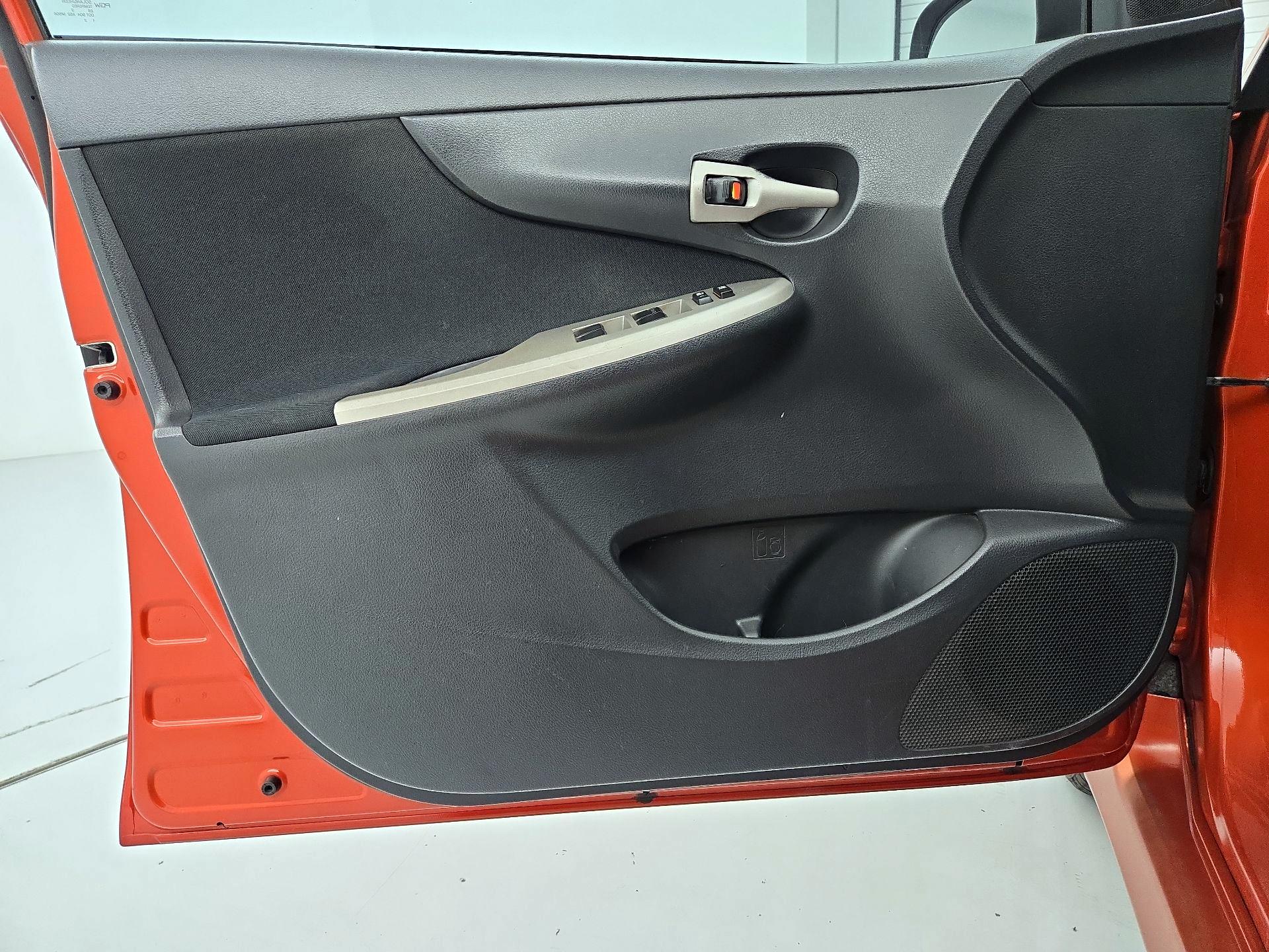 Thumbnail: 2013 Toyota Corolla - 12