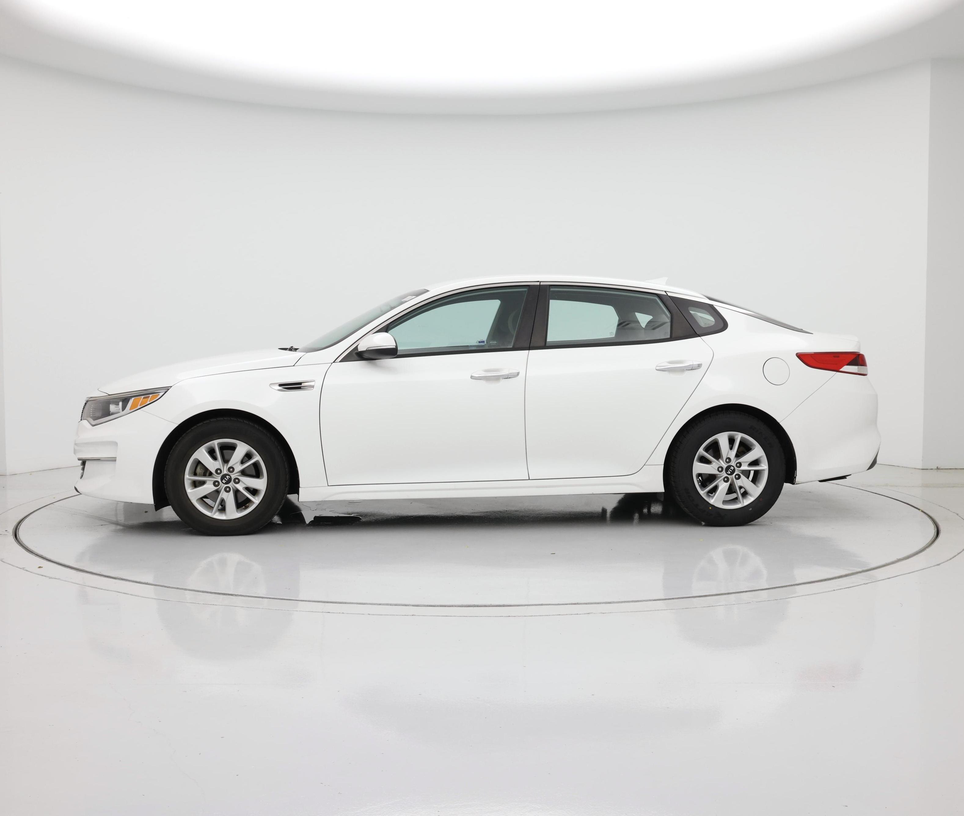 Thumbnail: 2018 Kia Optima - 3