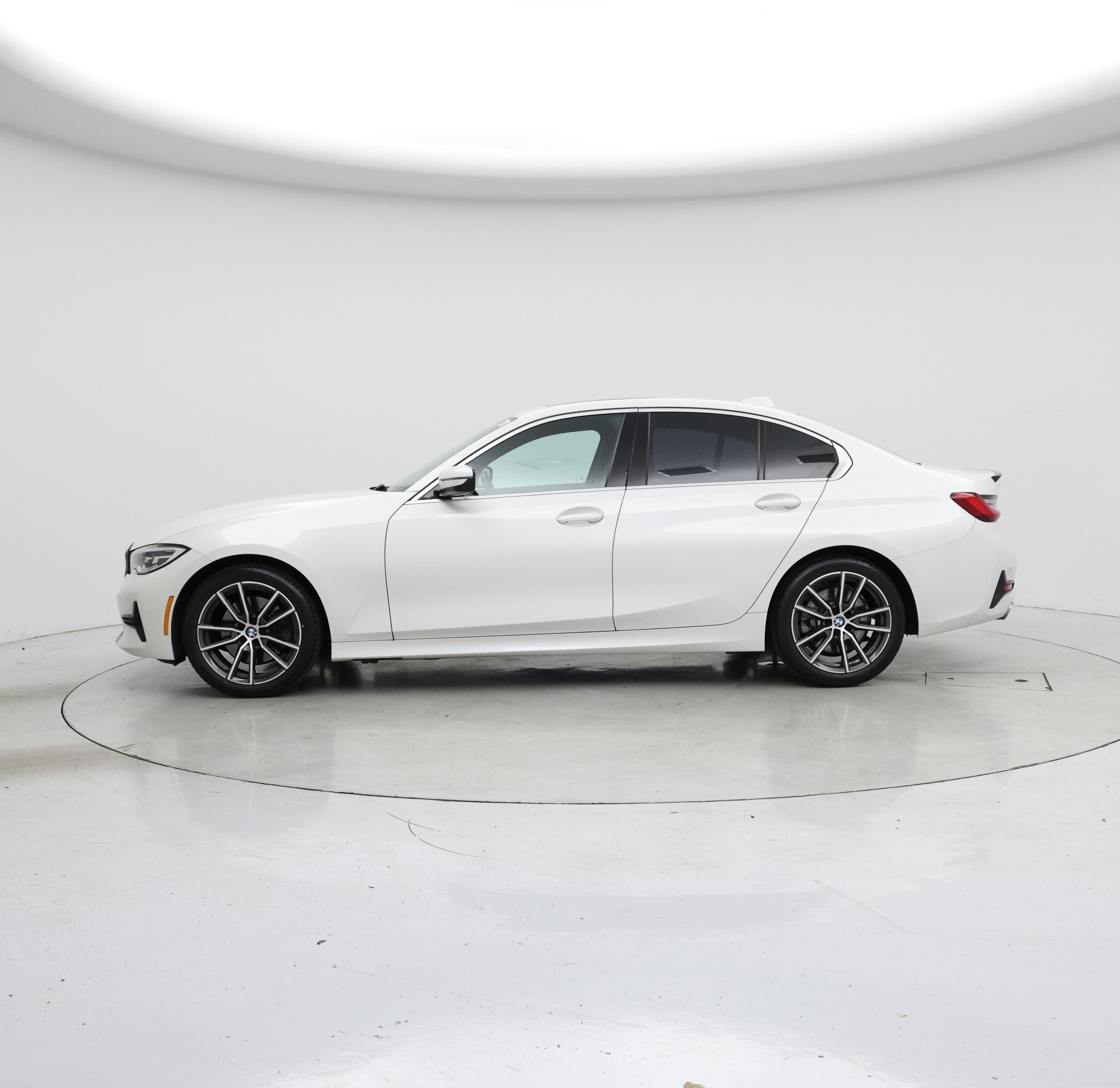 Thumbnail: 2021 BMW 3 Series - 3