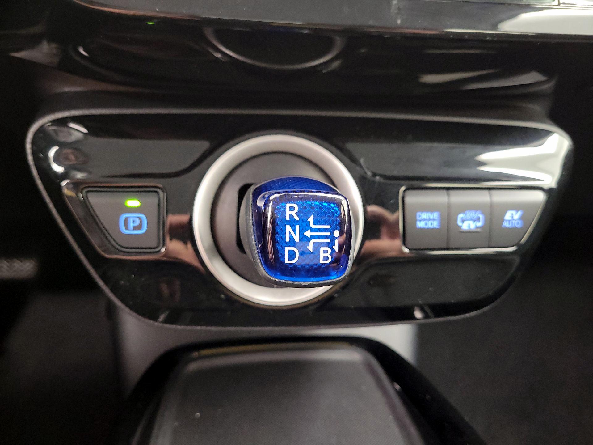 Thumbnail: 2022 Toyota Prius Prime - 17