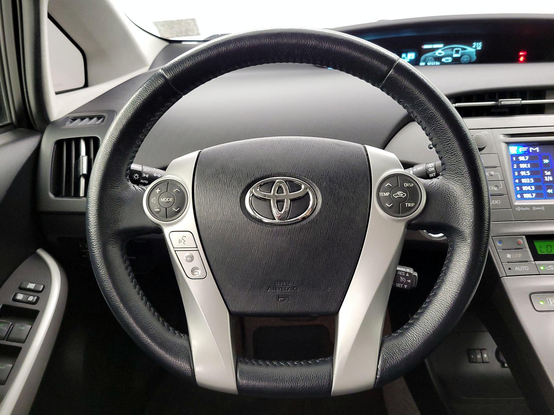 Thumbnail: 2014 Toyota Prius - 10