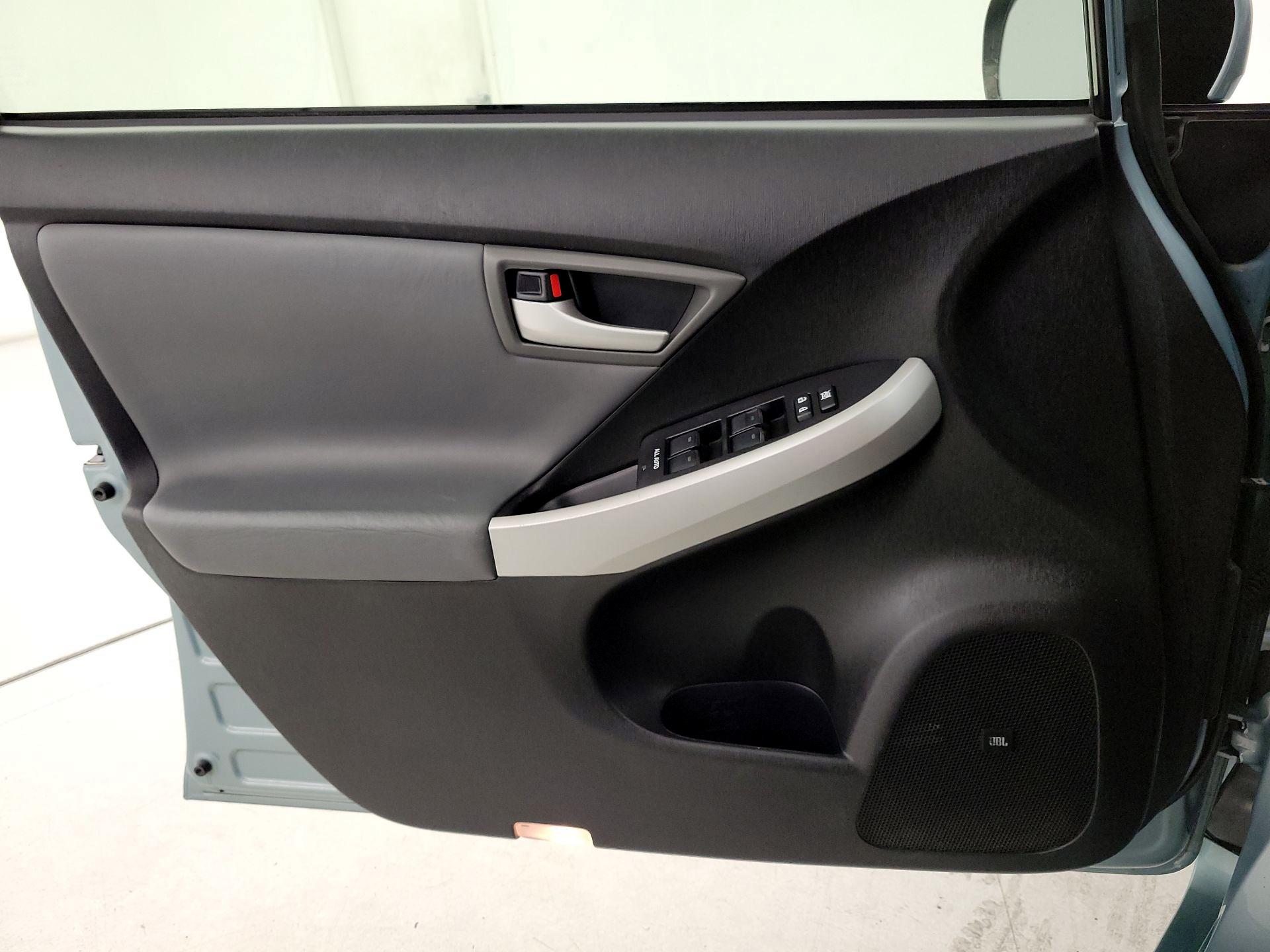 Thumbnail: 2014 Toyota Prius - 12
