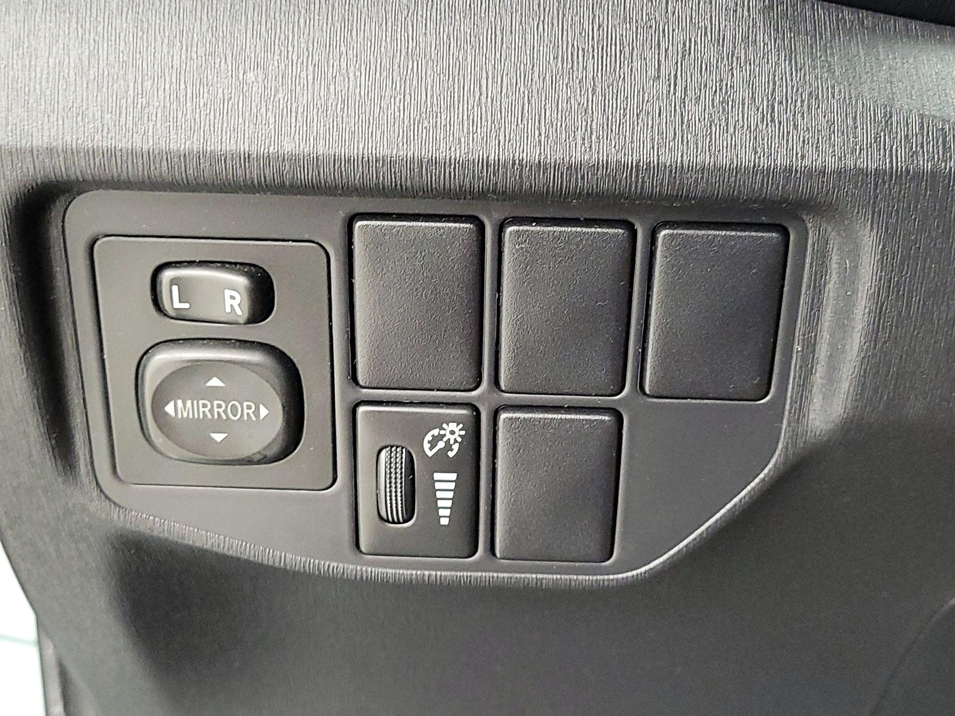 Thumbnail: 2014 Toyota Prius - 13