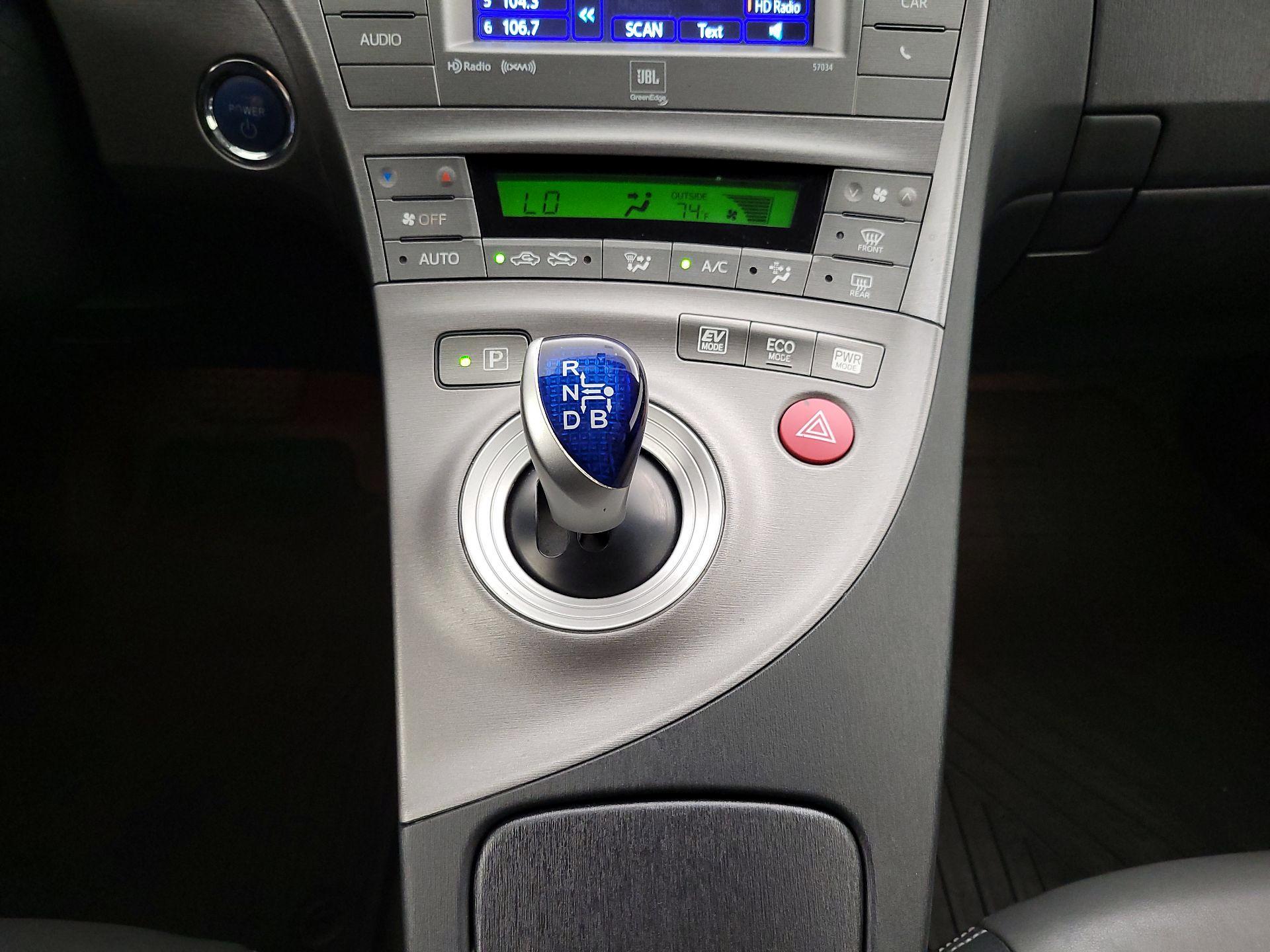 Thumbnail: 2014 Toyota Prius - 17