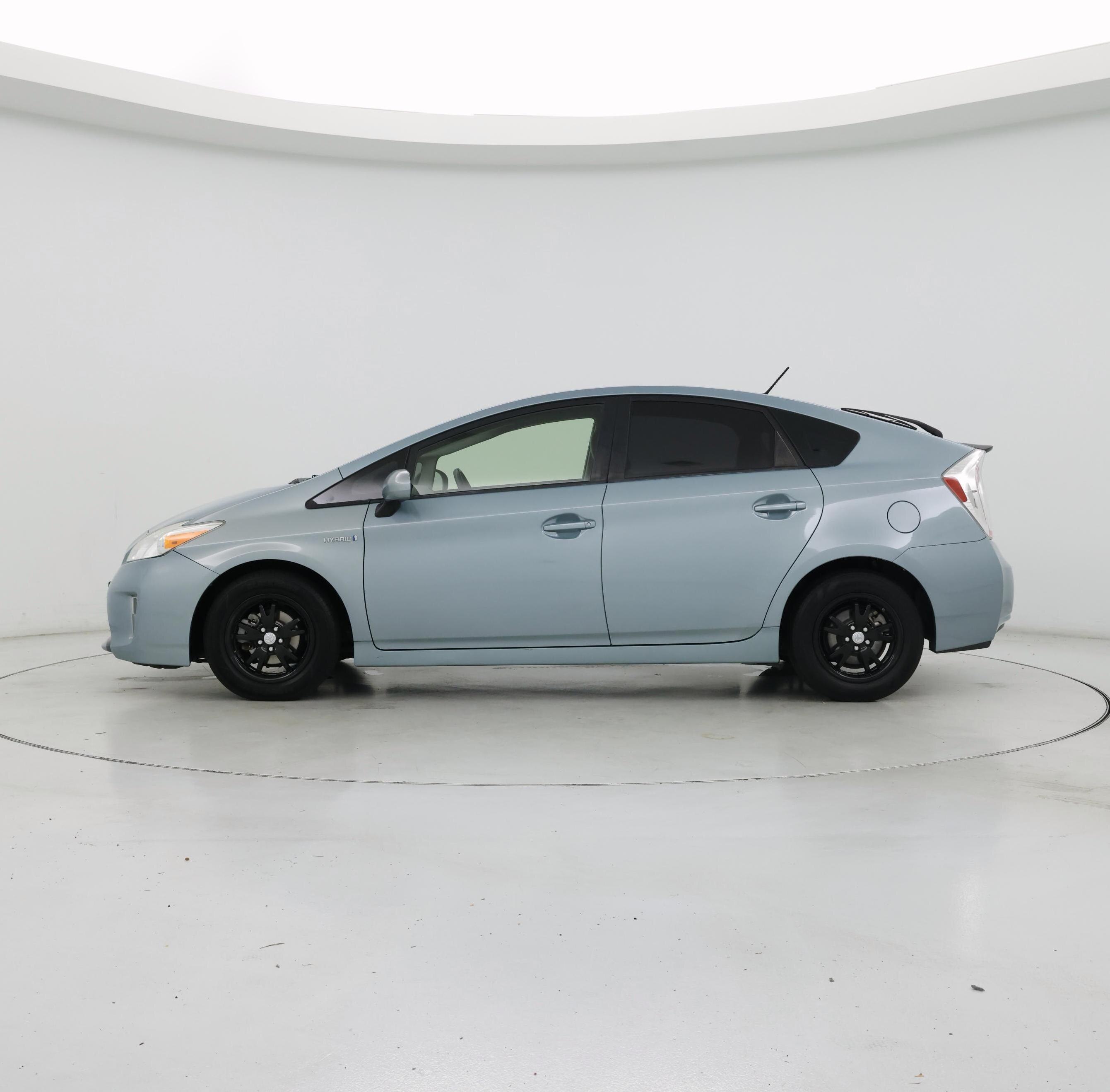Thumbnail: 2014 Toyota Prius - 3