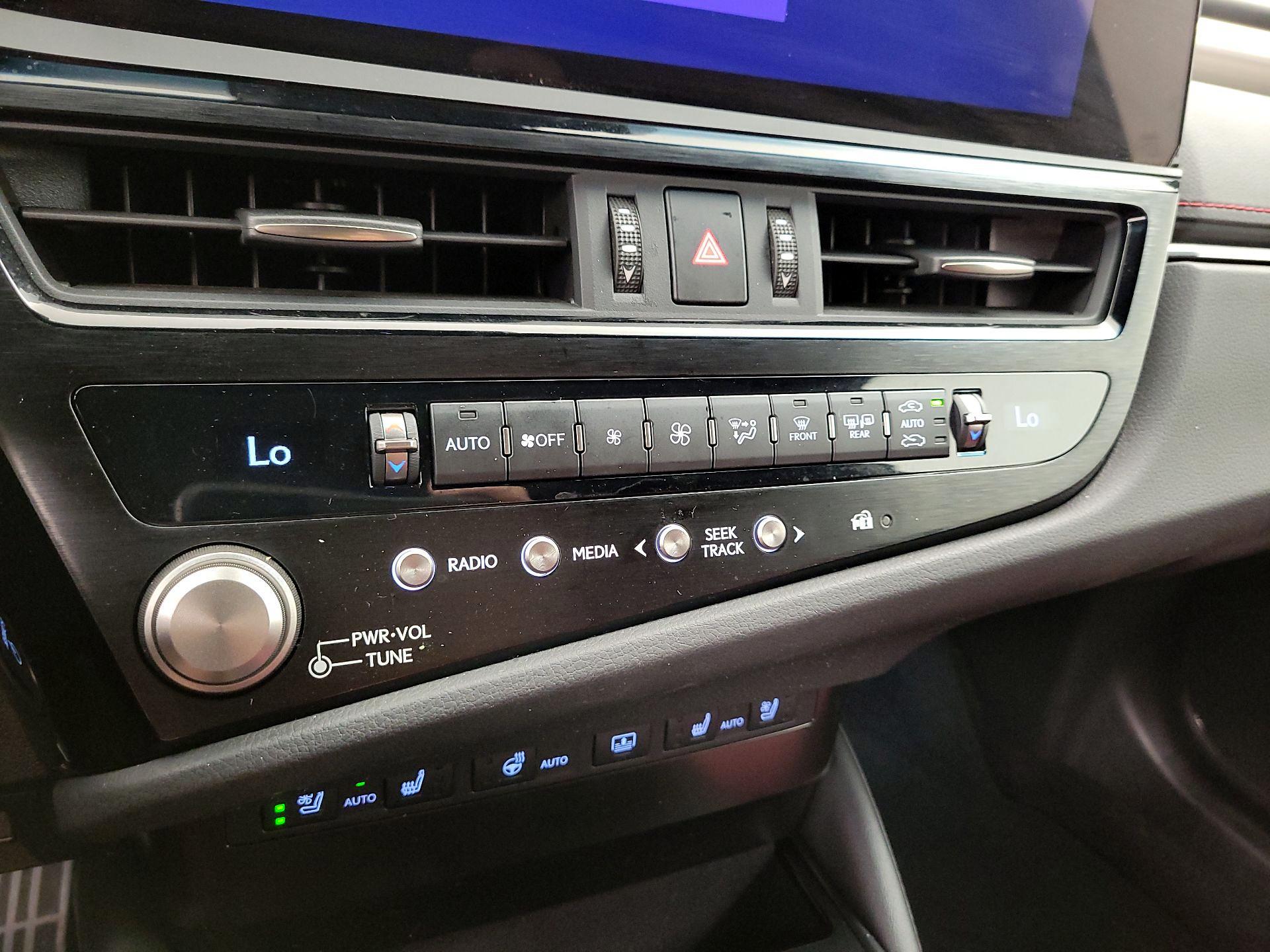 Thumbnail: 2023 Lexus ES - 16