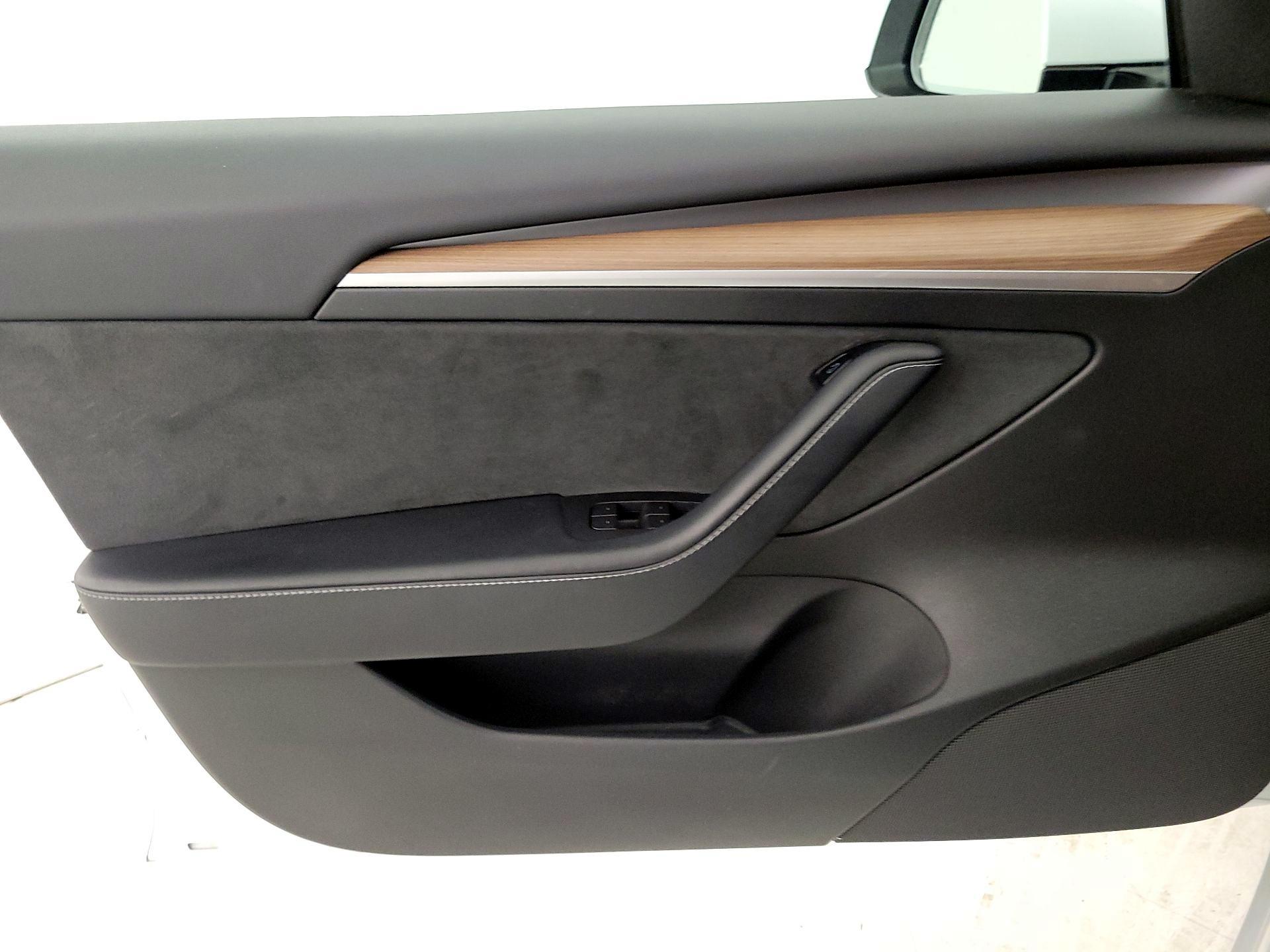 Thumbnail: 2021 Tesla Model 3 - 13