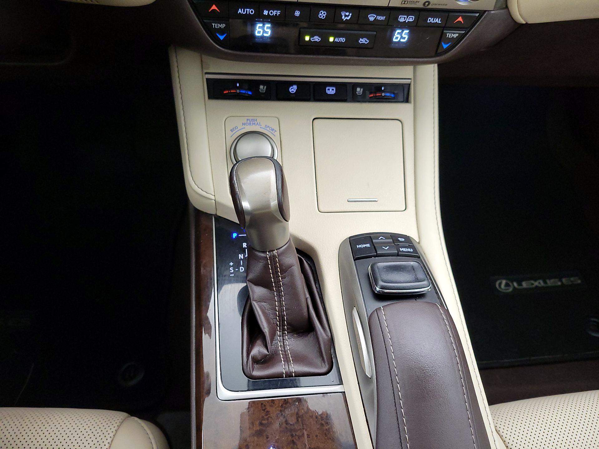 Thumbnail: 2018 Lexus ES - 18