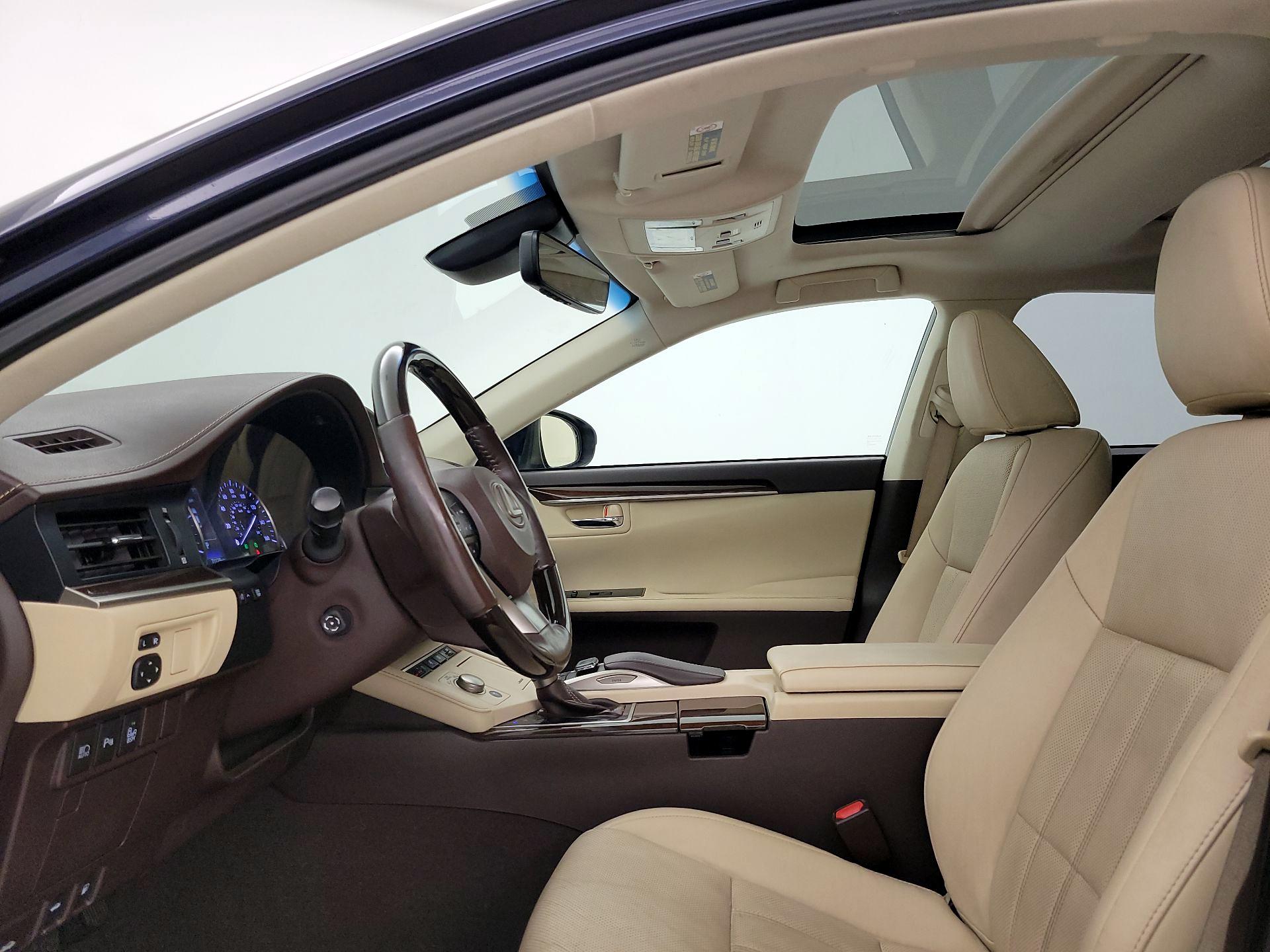 Thumbnail: 2018 Lexus ES - 20