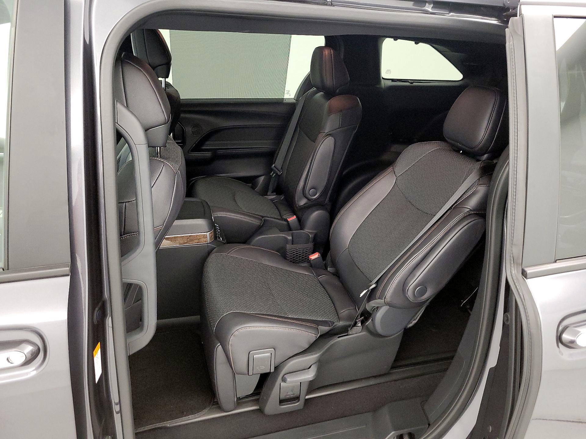 Thumbnail: 2025 Toyota Sienna - 20