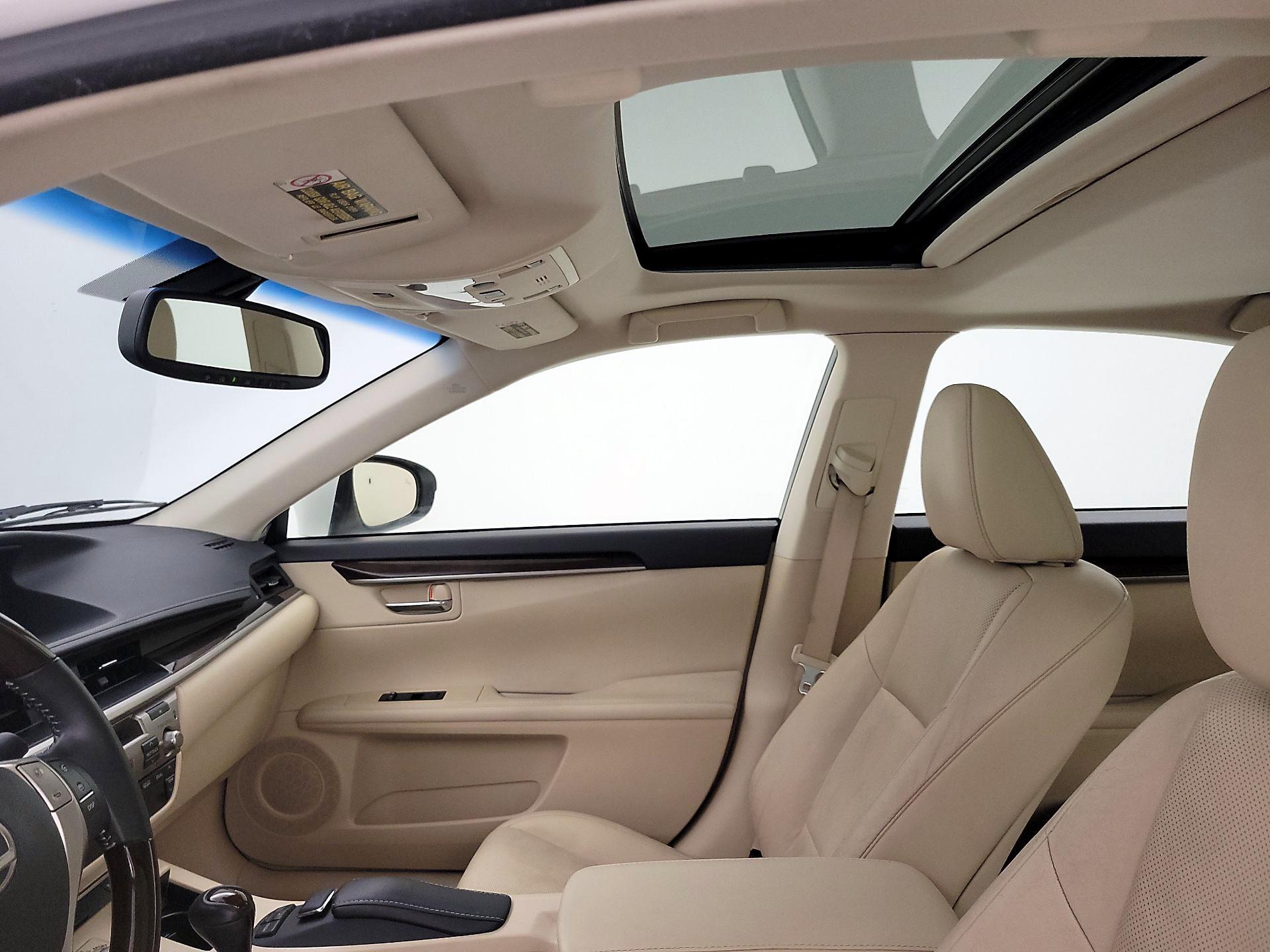 Thumbnail: 2014 Lexus ES - 20