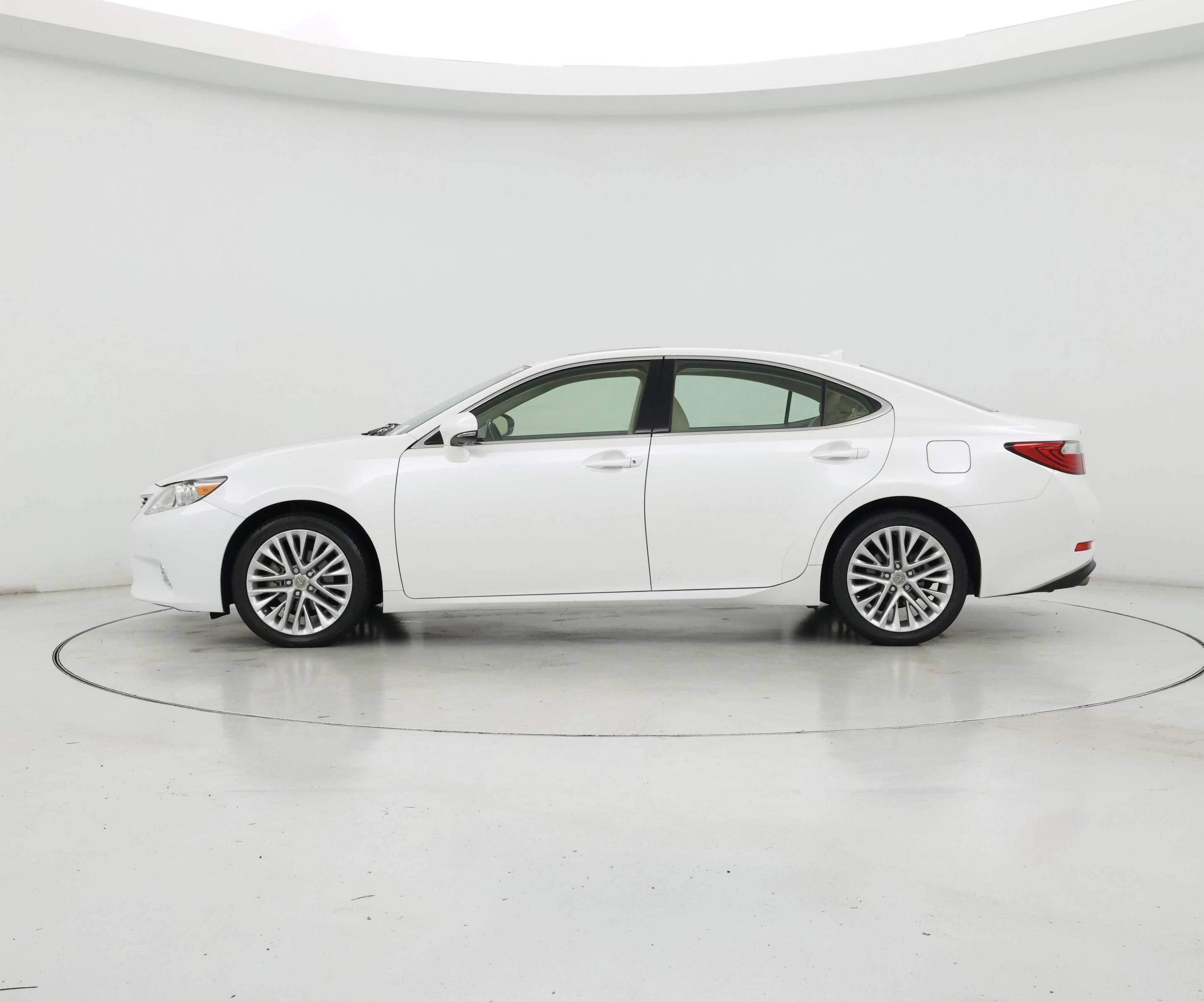 Thumbnail: 2014 Lexus ES - 3
