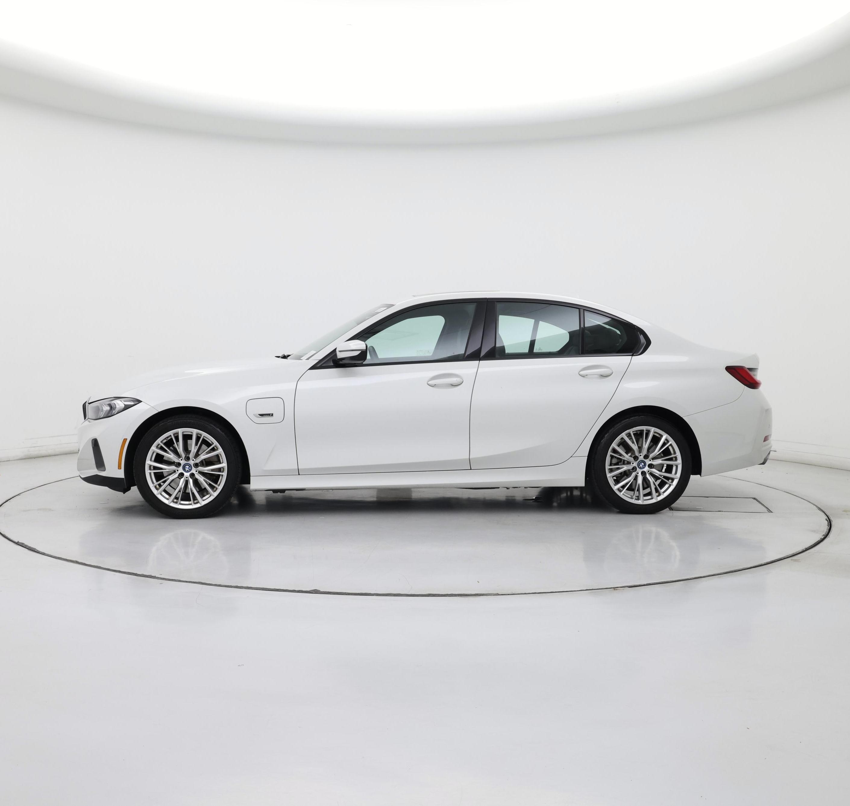 Thumbnail: 2023 BMW 3 Series - 3