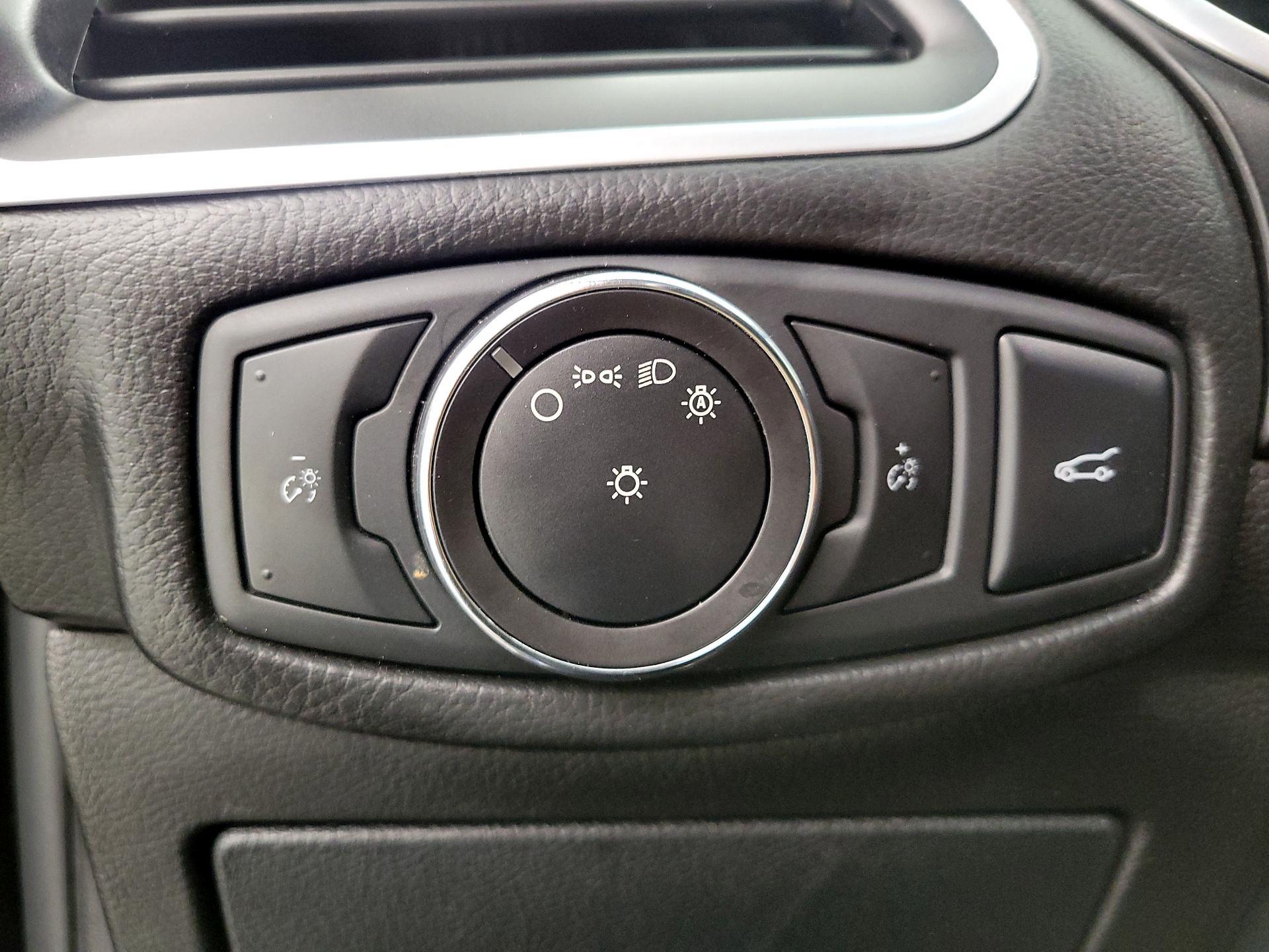 Thumbnail: 2016 Ford Edge - 13
