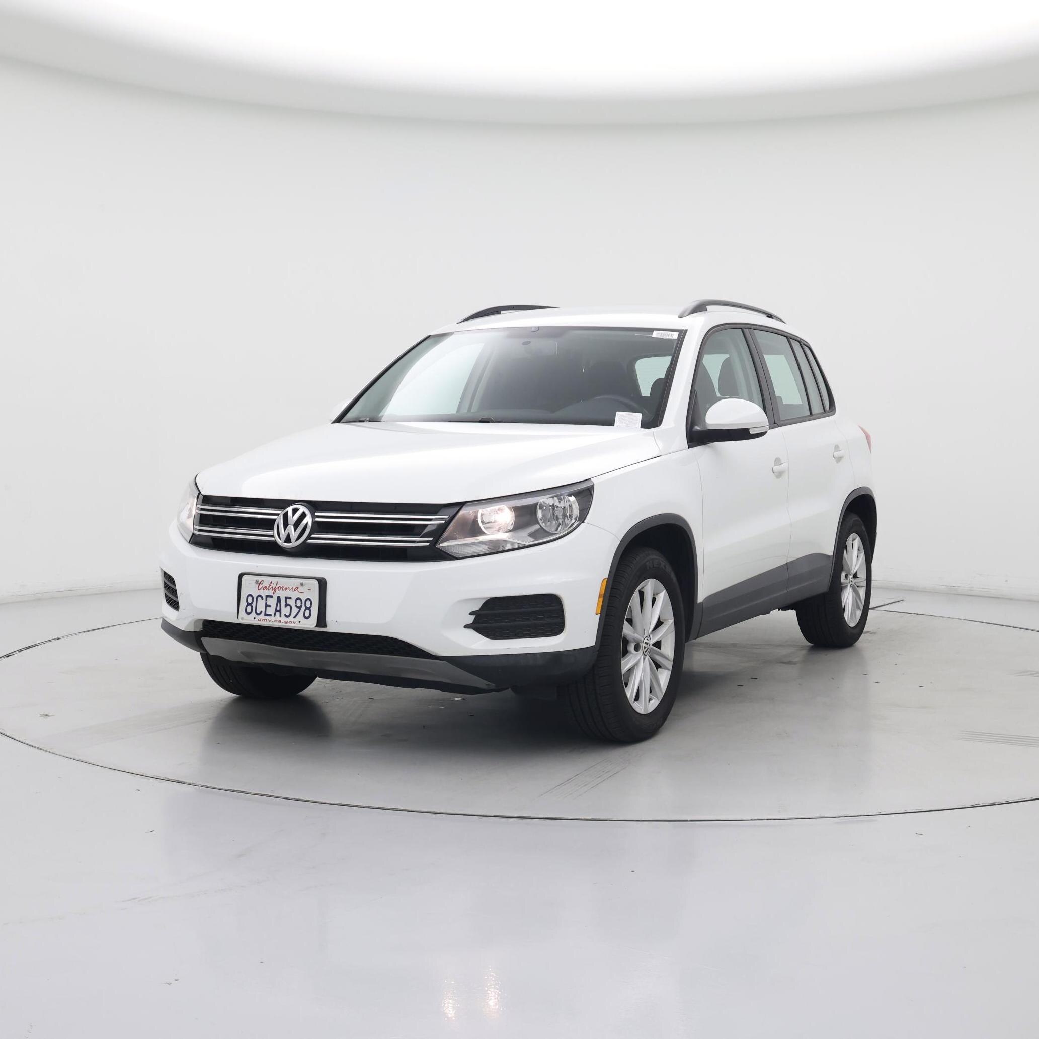 Thumbnail: 2017 Volkswagen Tiguan - 4