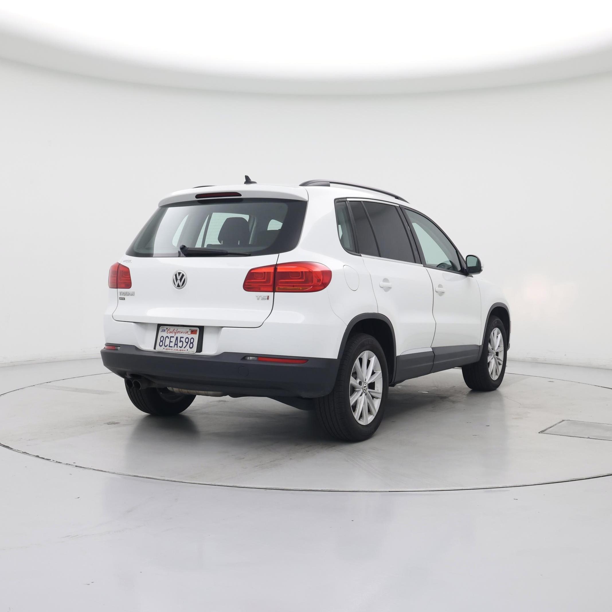 Thumbnail: 2017 Volkswagen Tiguan - 8