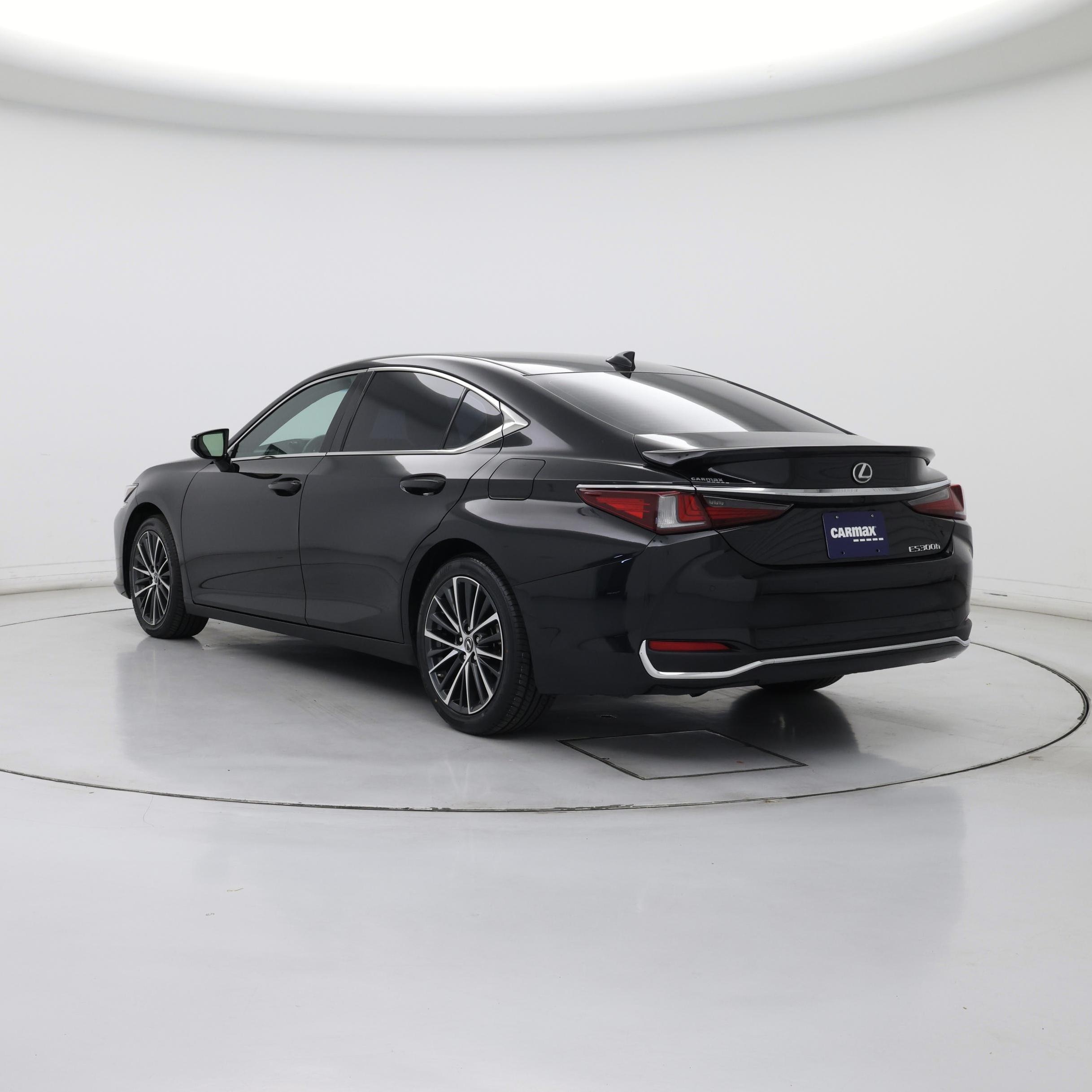 Thumbnail: 2023 Lexus ES - 2