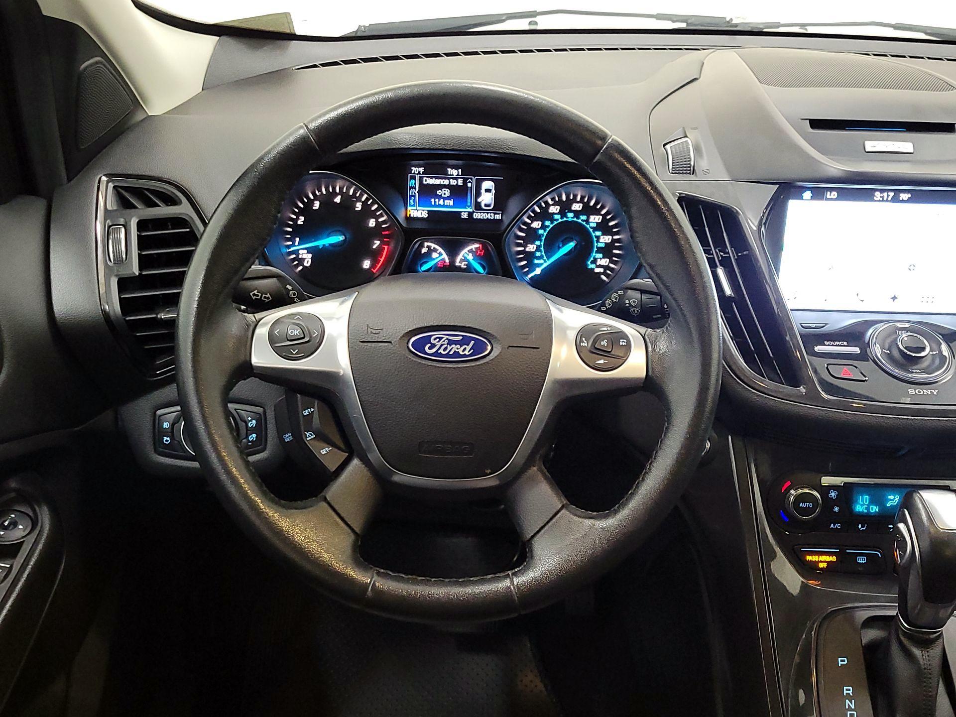 Thumbnail: 2016 Ford Escape - 10