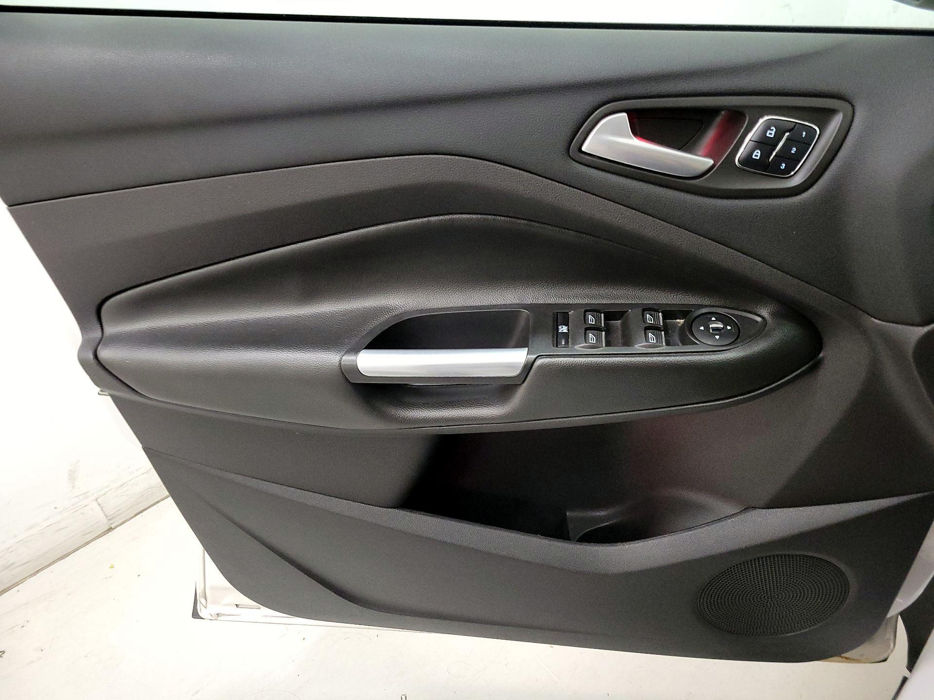 Thumbnail: 2016 Ford Escape - 12