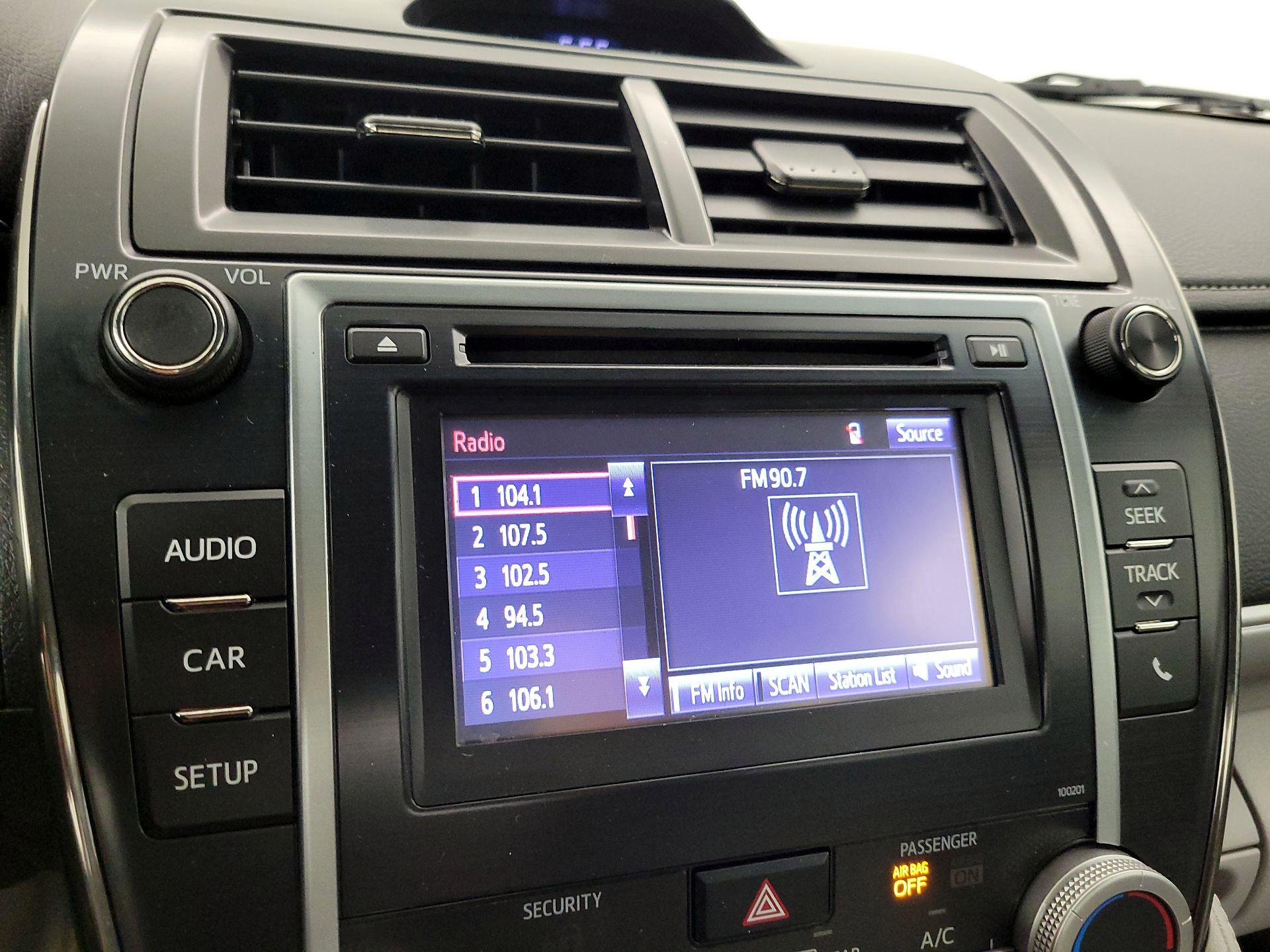 Thumbnail: 2014 Toyota Camry - 15