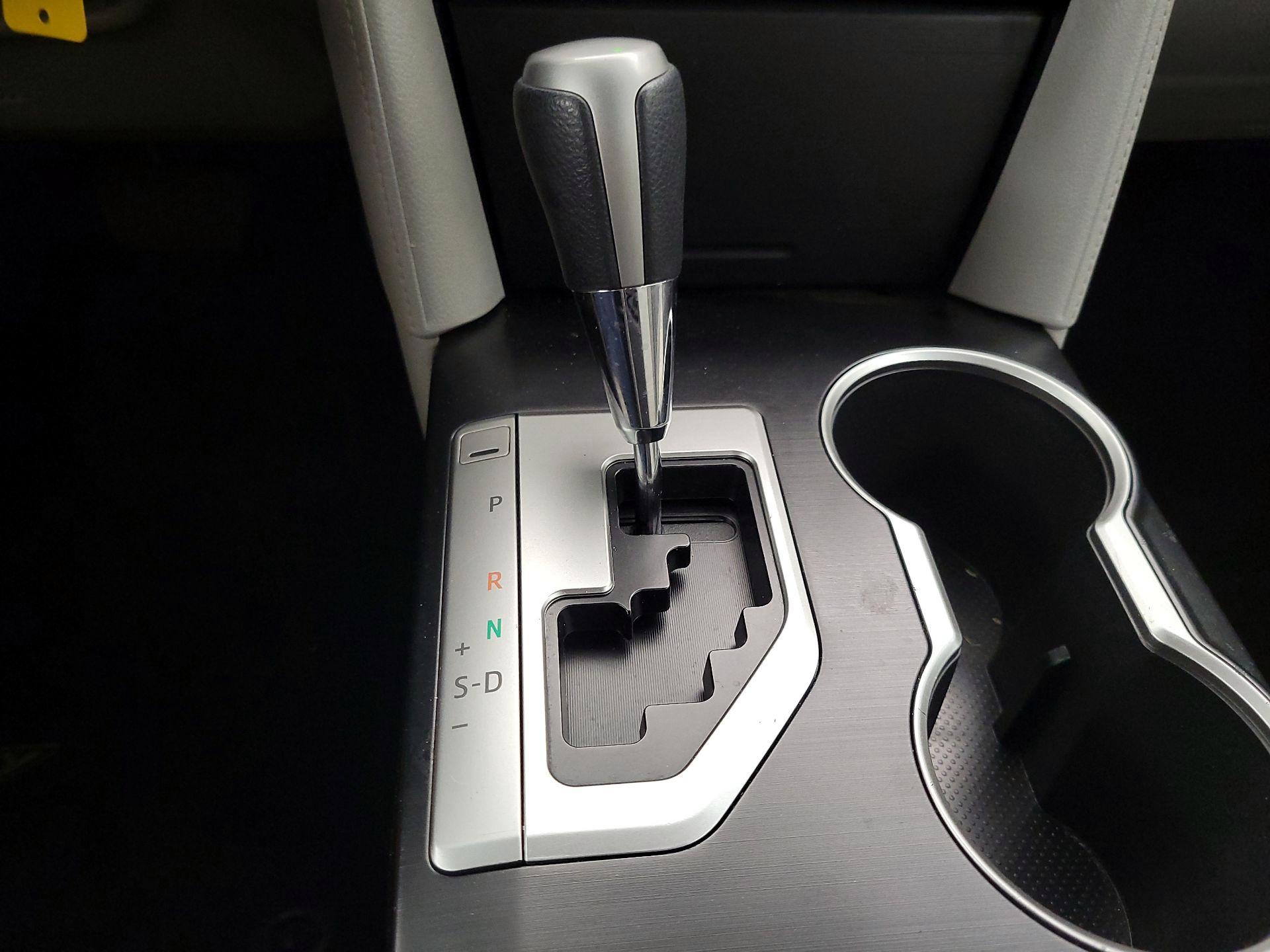 Thumbnail: 2014 Toyota Camry - 17